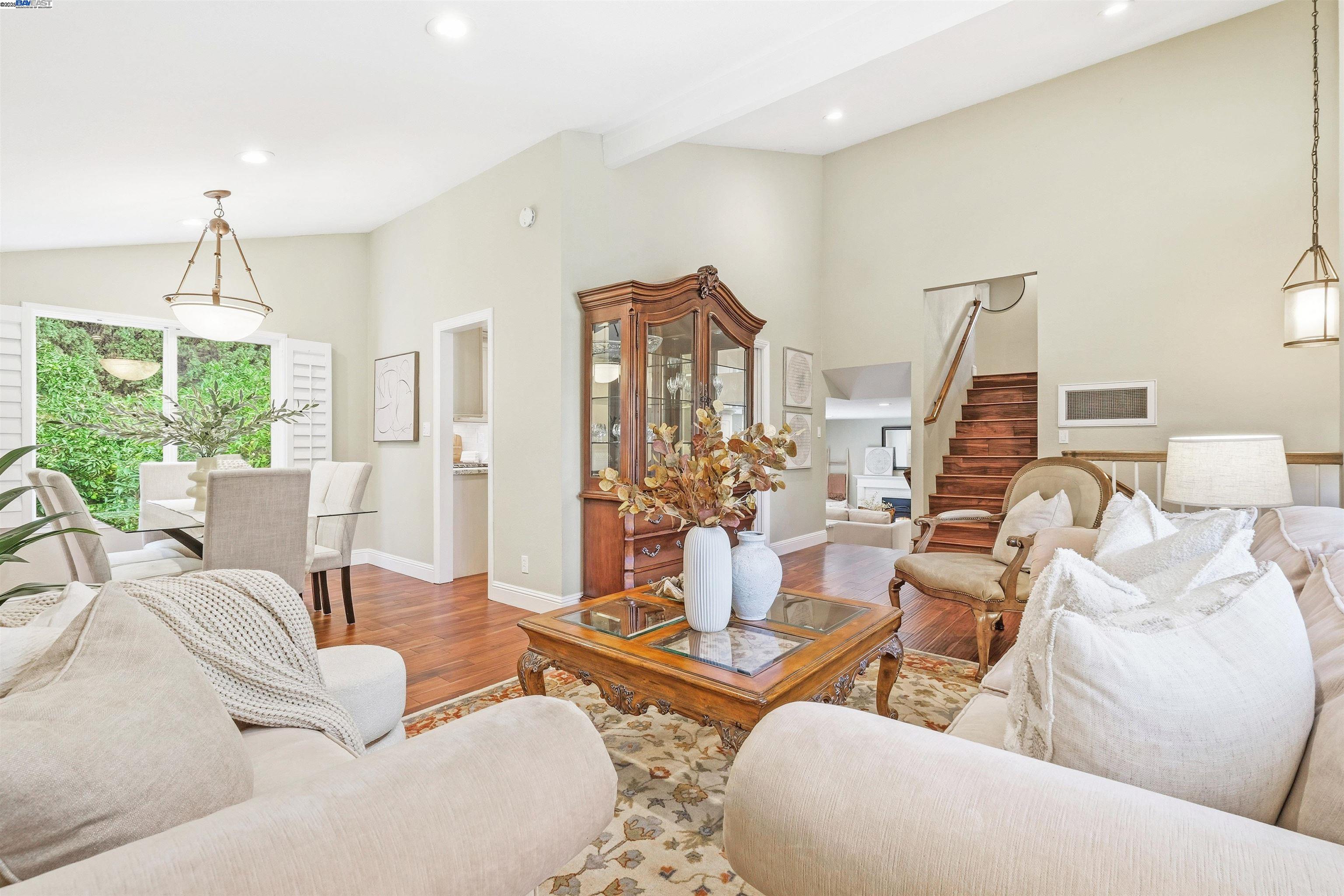 1180 Clay Ct