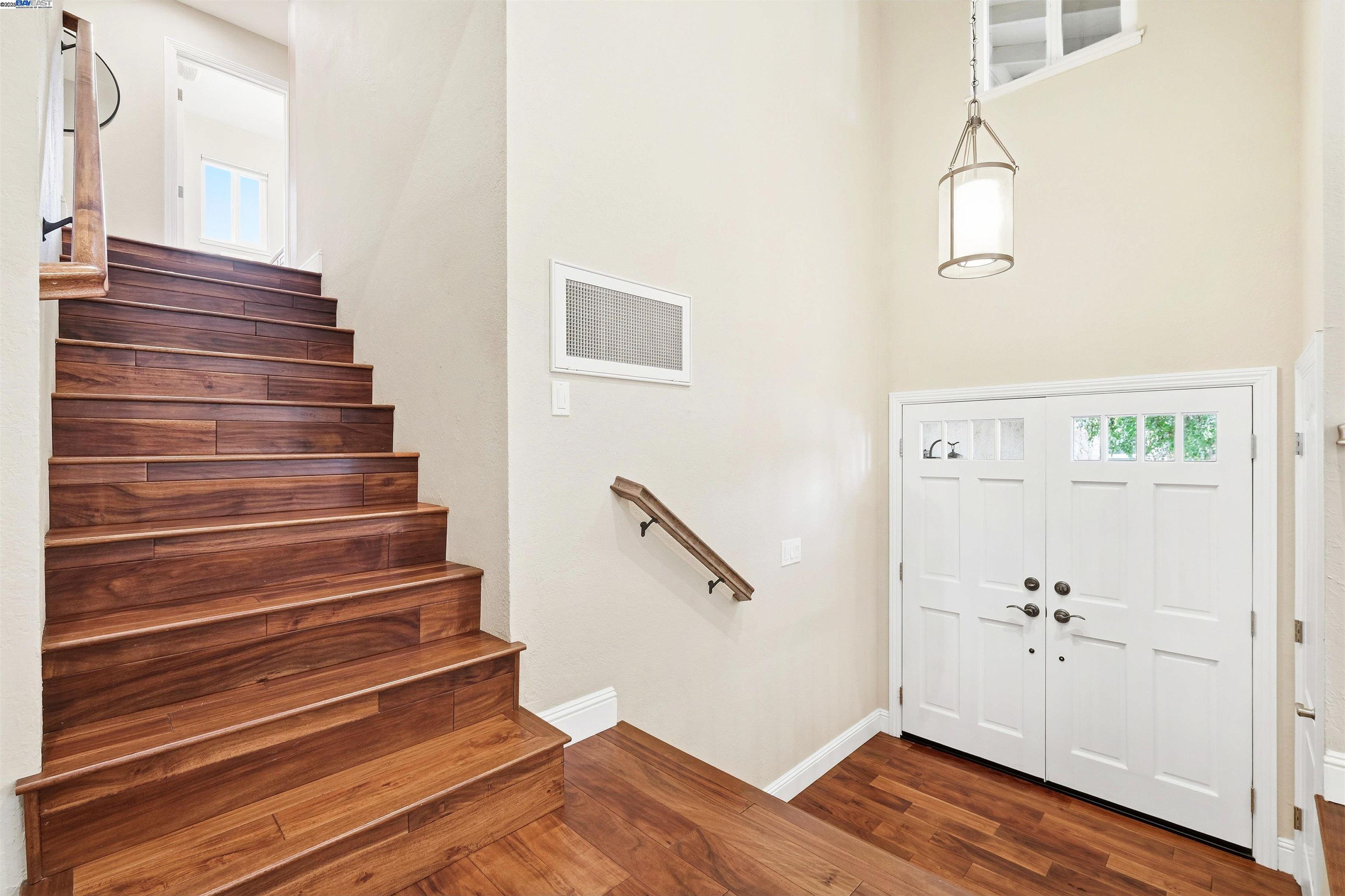 1180 Clay Ct