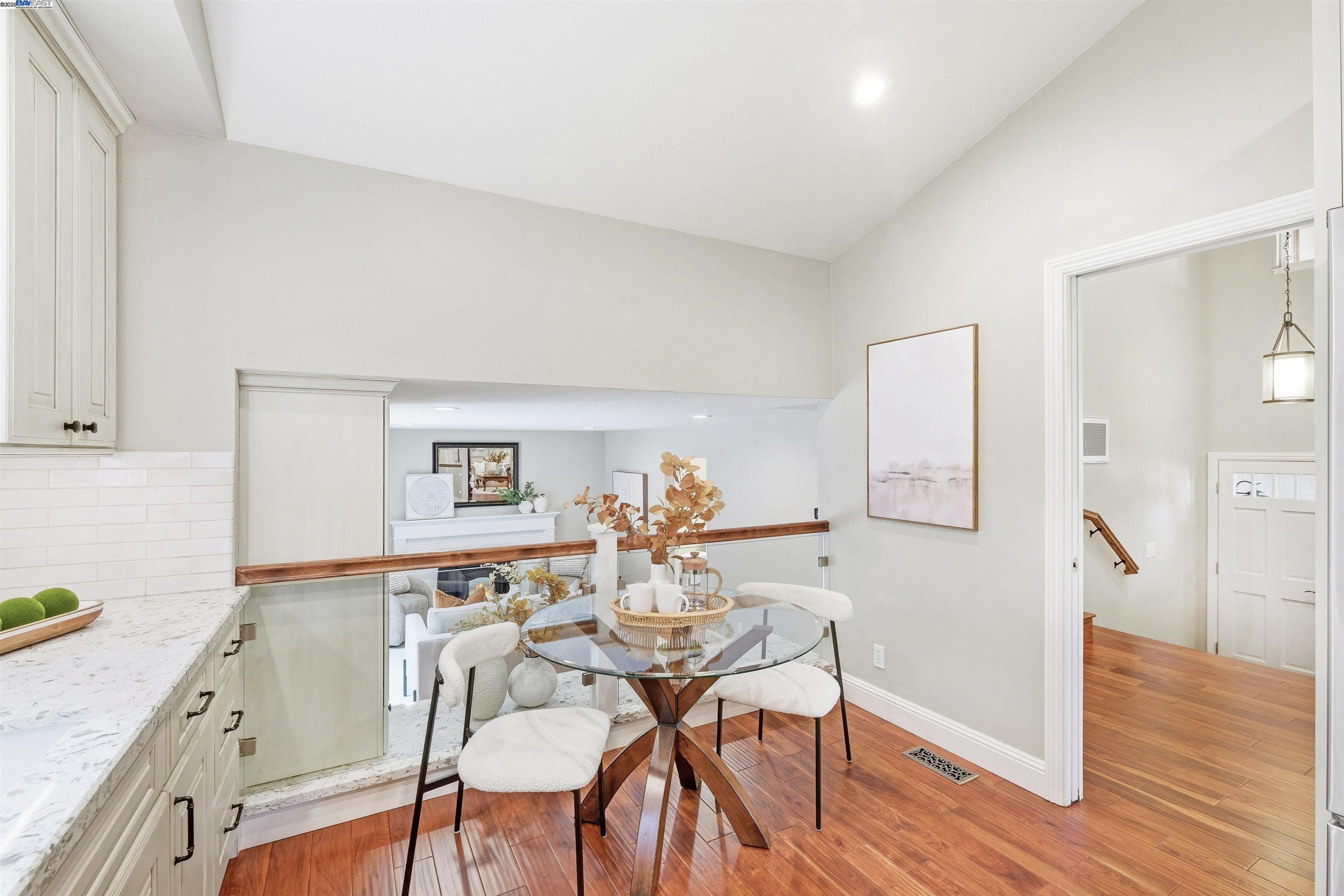 1180 Clay Ct