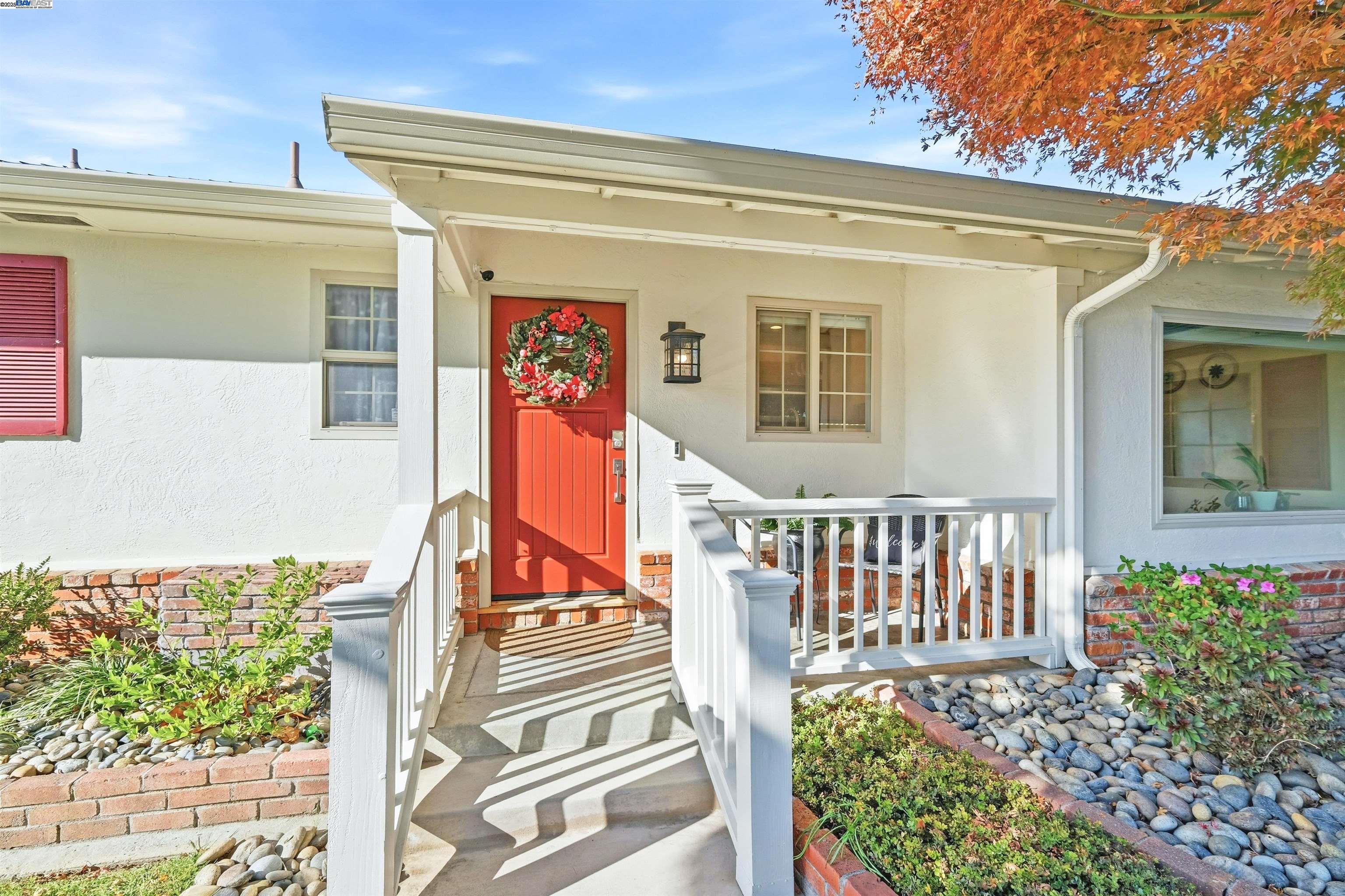 5233 Vernon Ave
