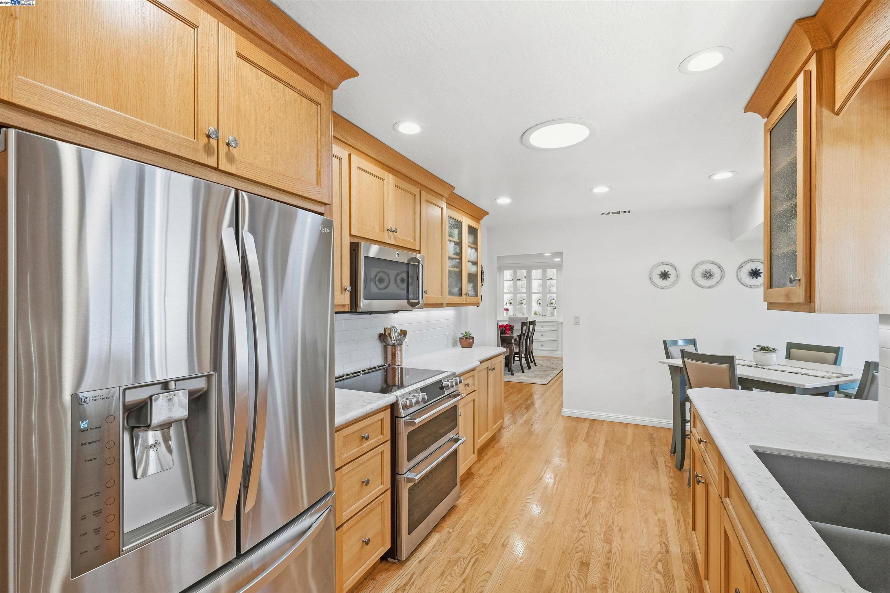 5233 Vernon Ave