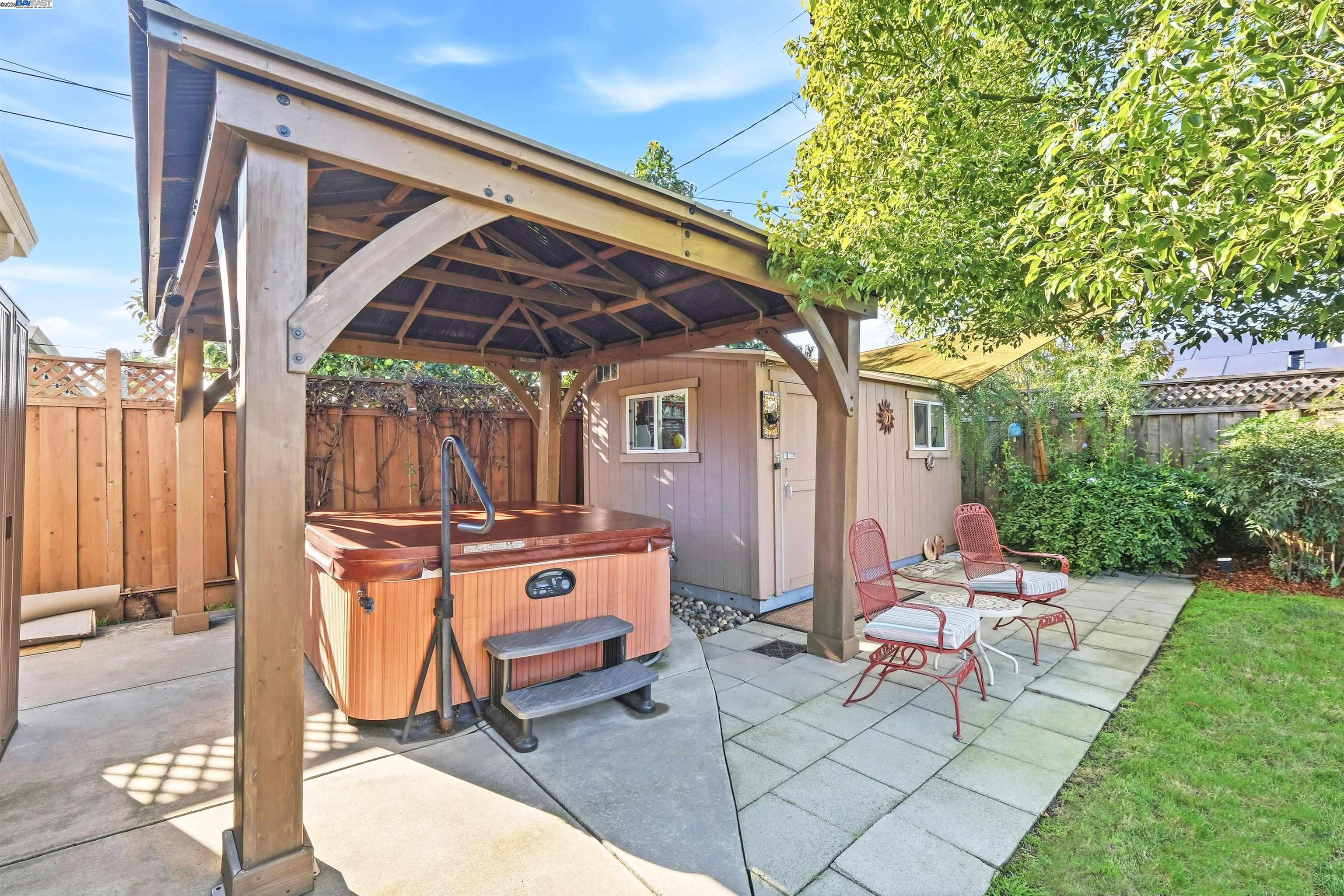5233 Vernon Ave