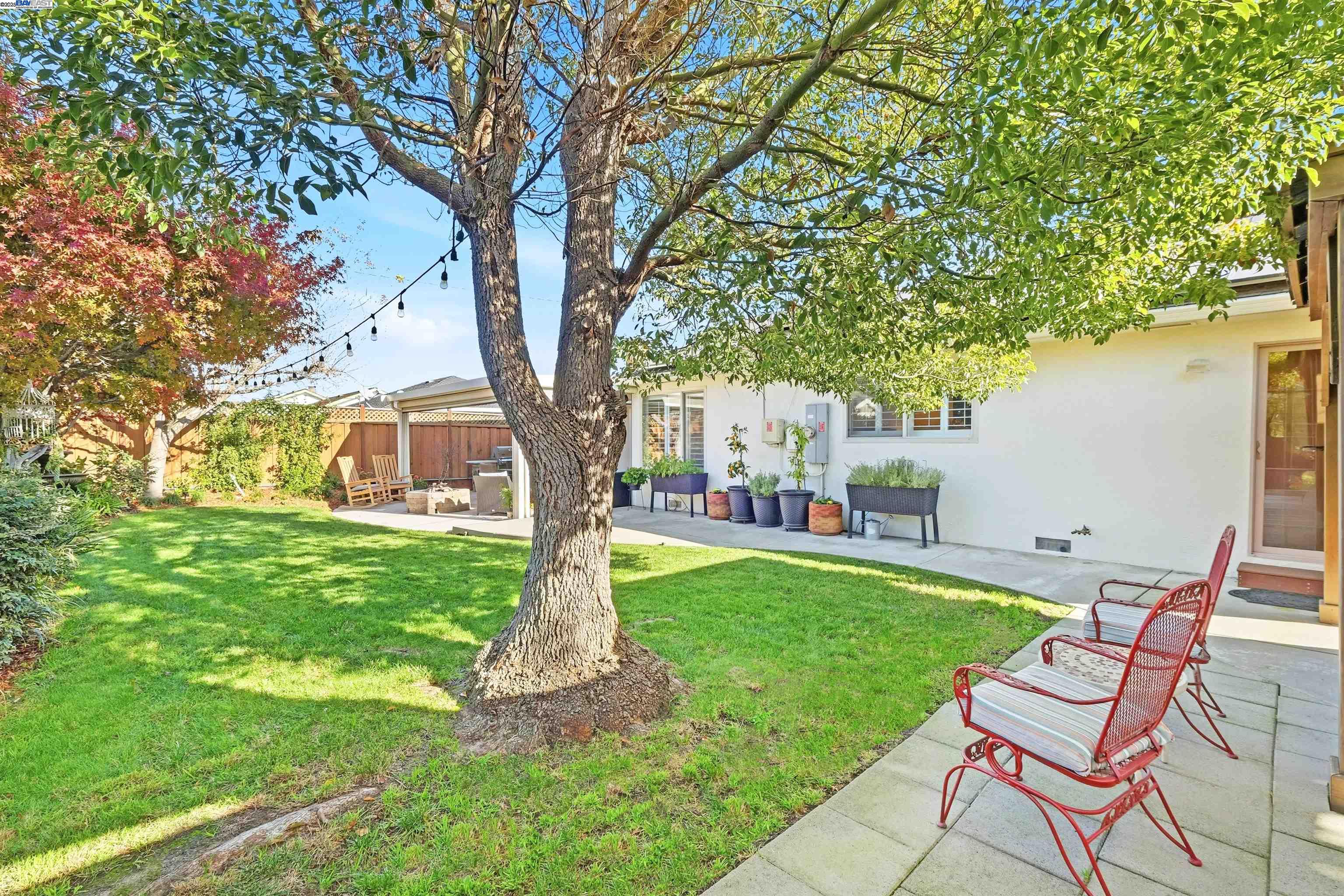 5233 Vernon Ave