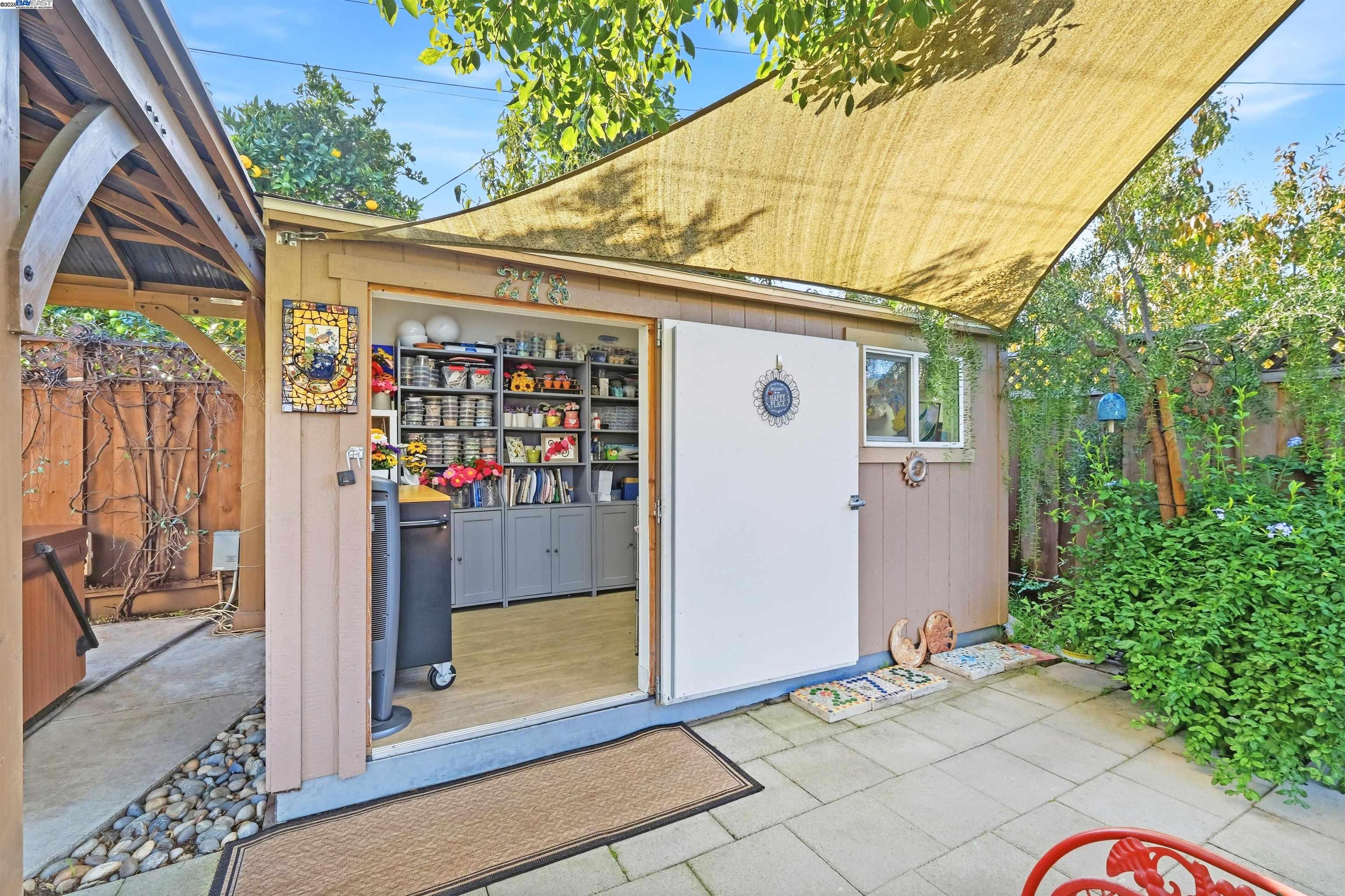 5233 Vernon Ave