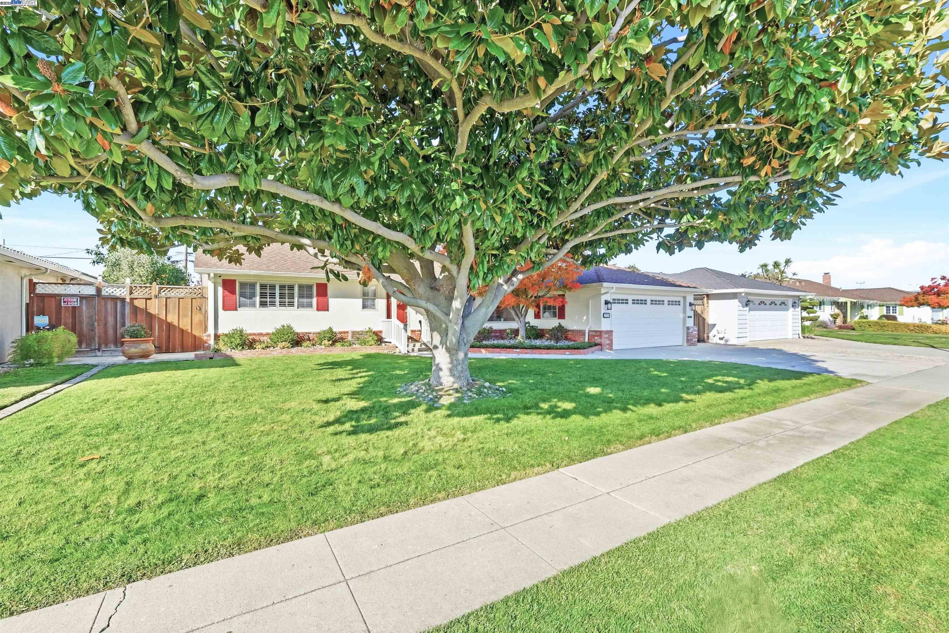 5233 Vernon Ave