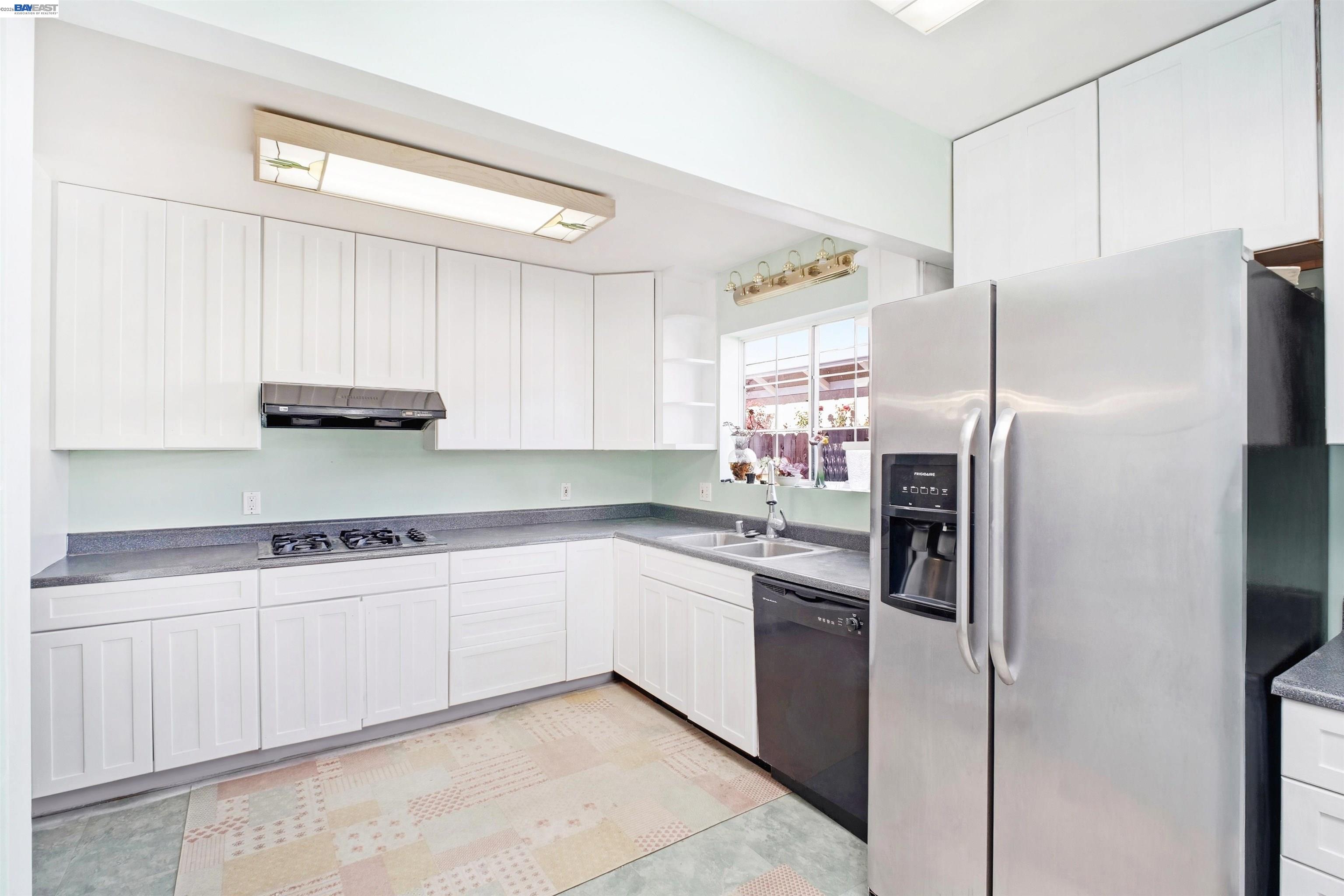 456 Lewis Ave