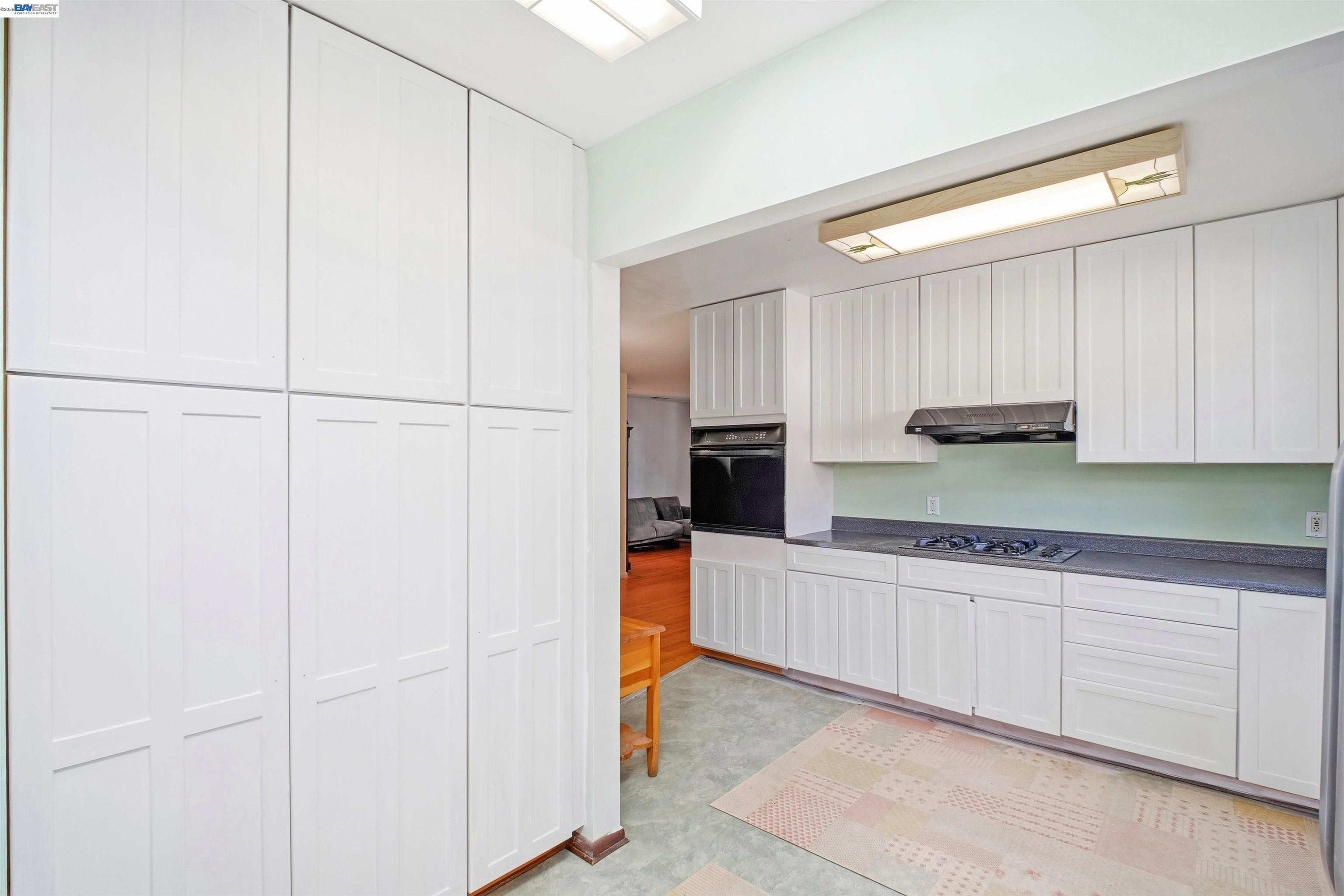 456 Lewis Ave