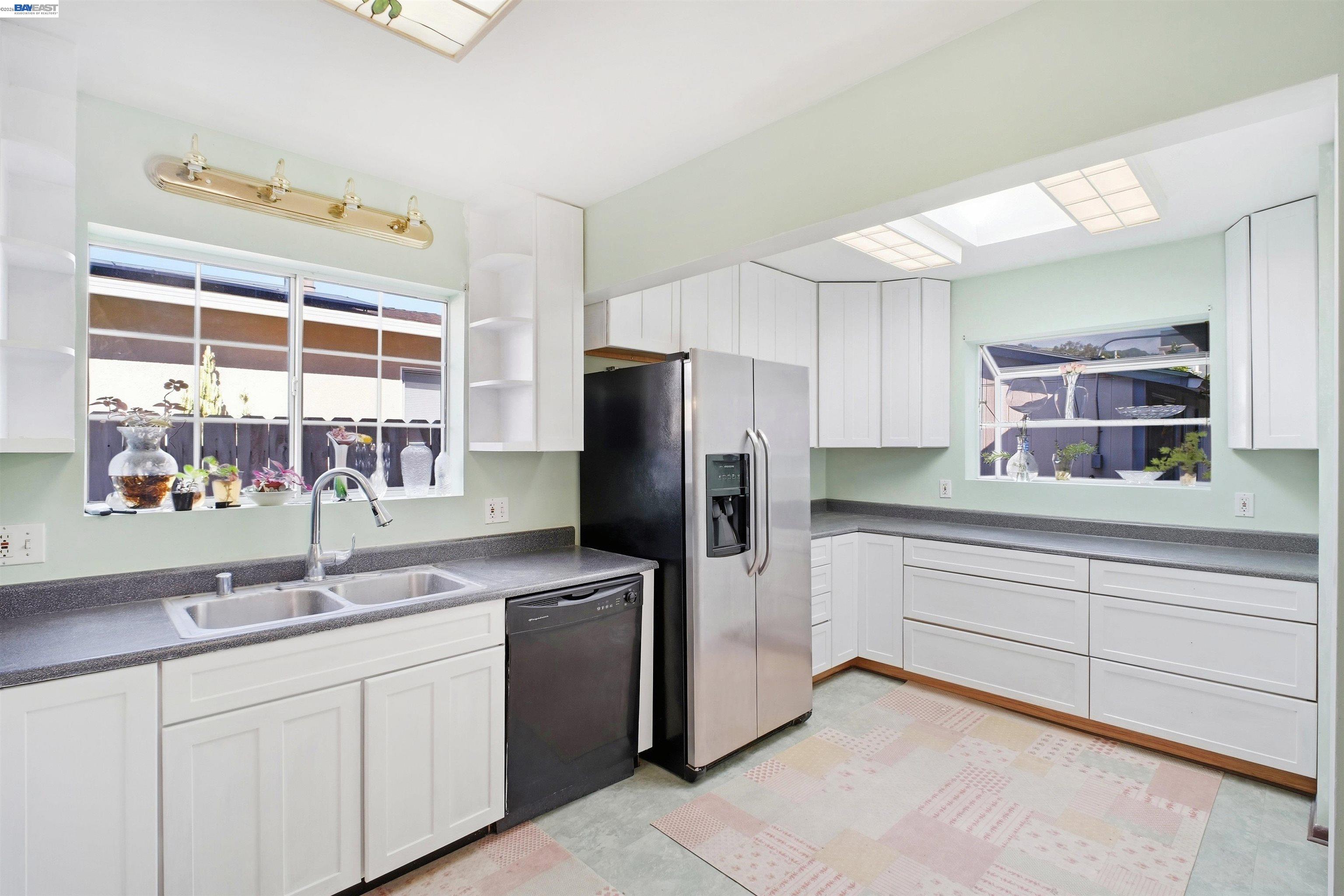 456 Lewis Ave
