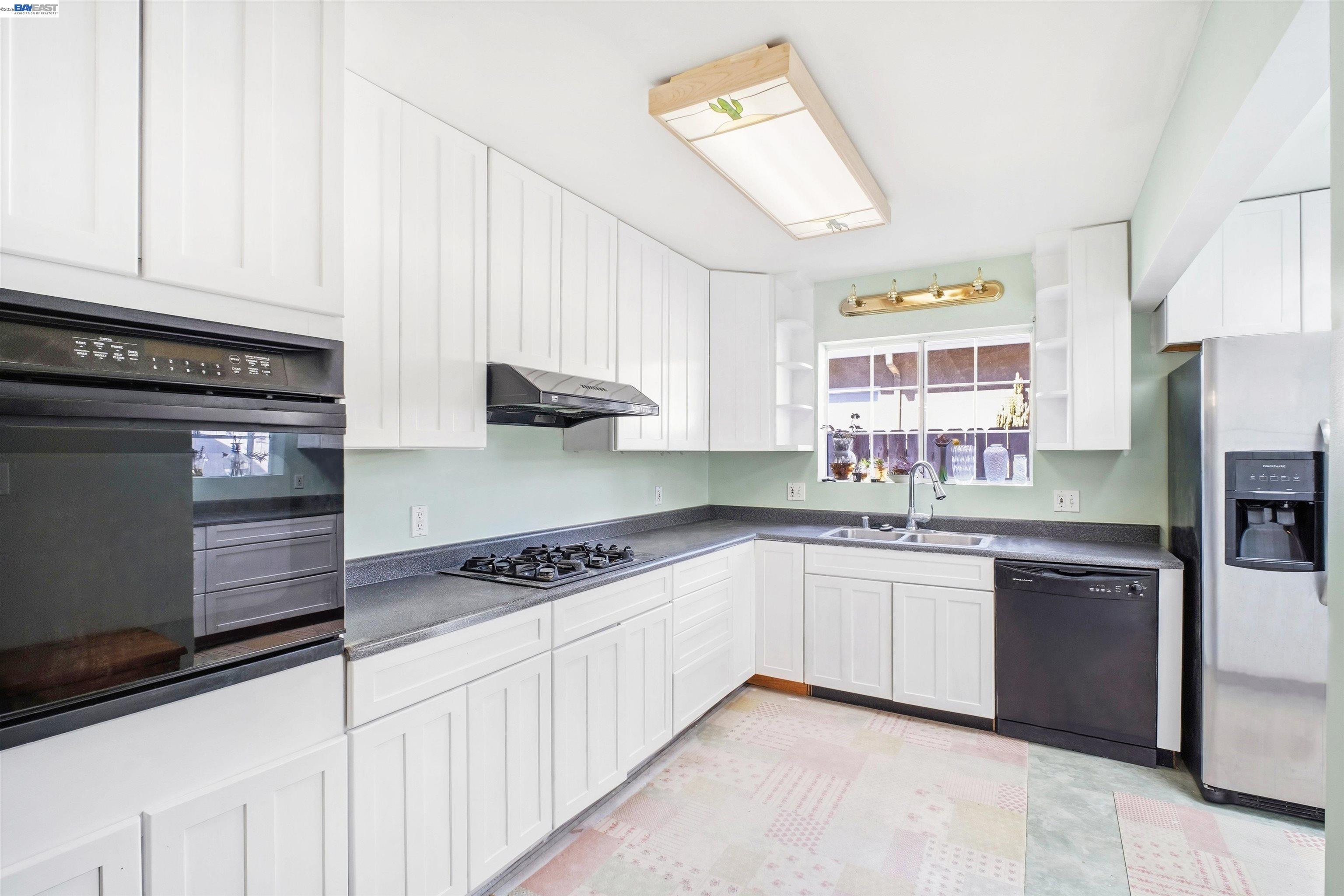 456 Lewis Ave