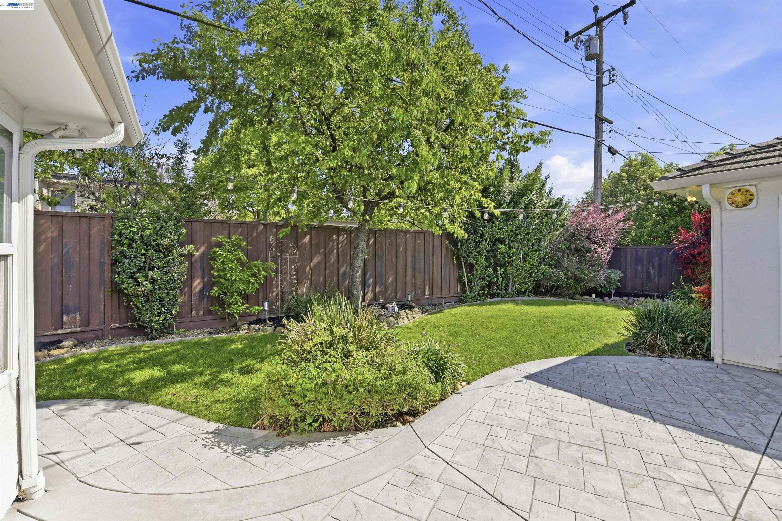 5238 Brophy Dr