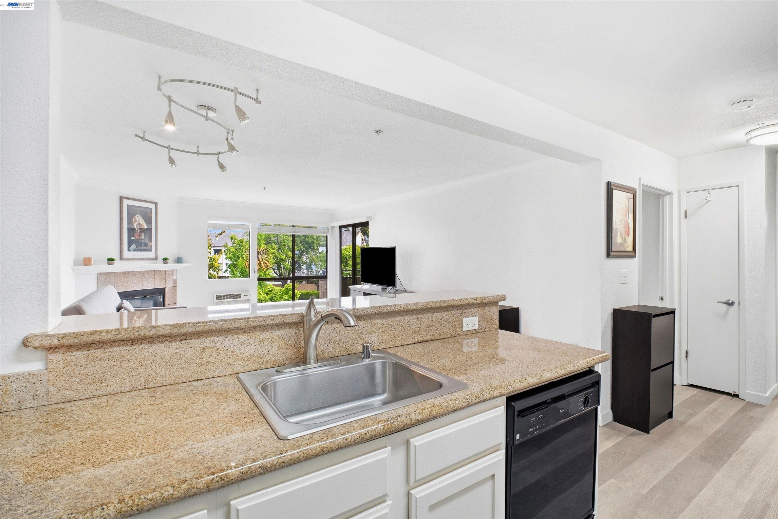 39078 Guardino Dr # 208