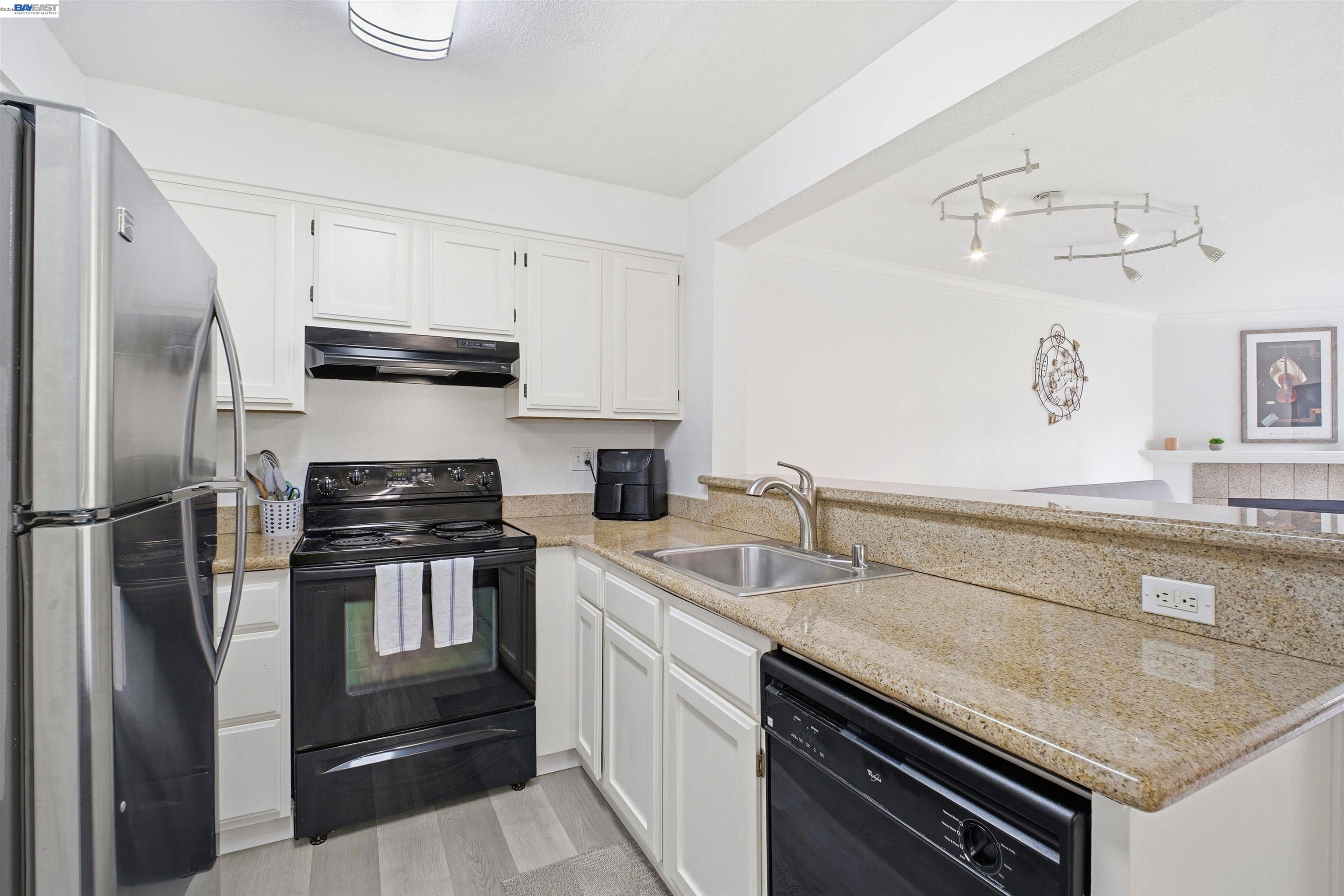 39078 Guardino Dr # 208