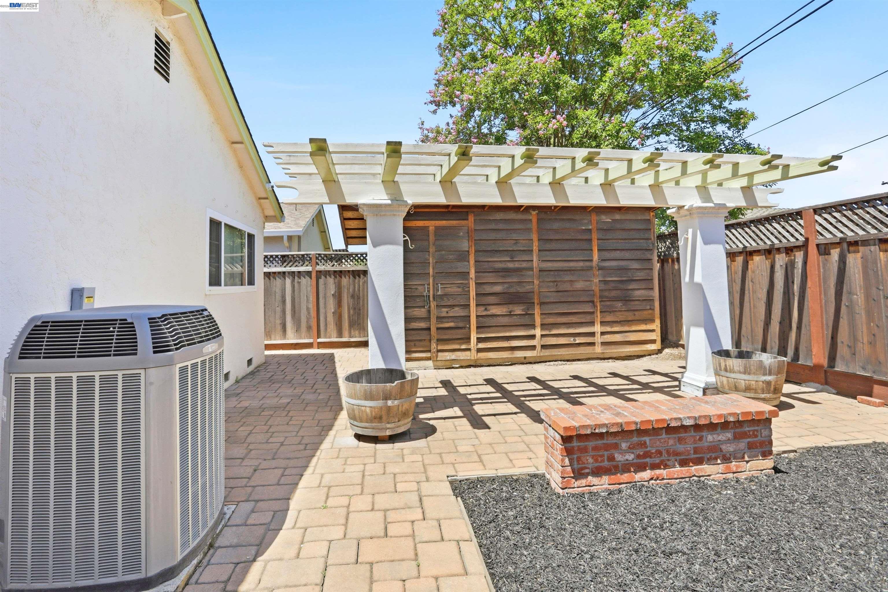 1109 Lynhurst Way