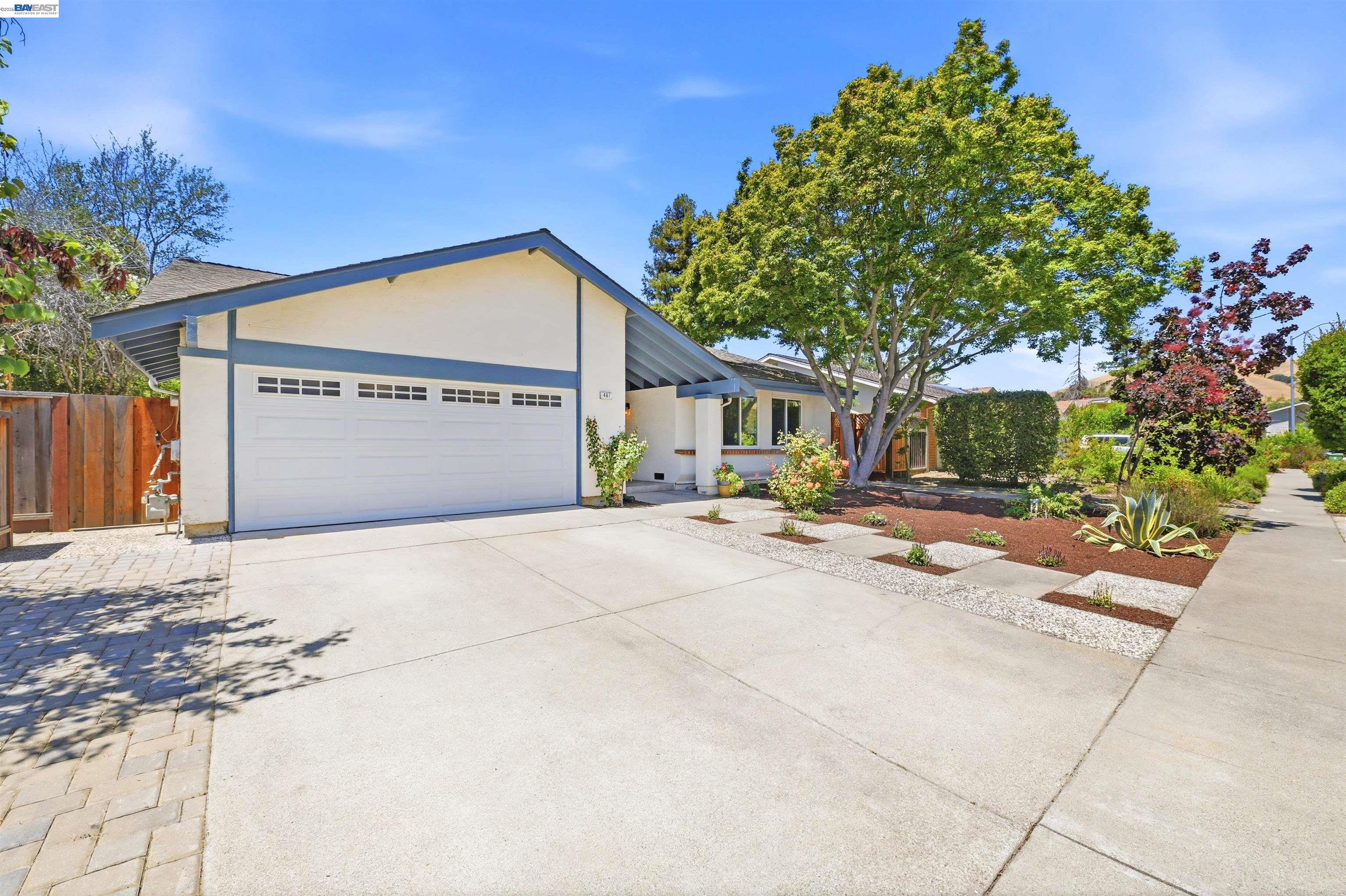 467 Lowell Pl