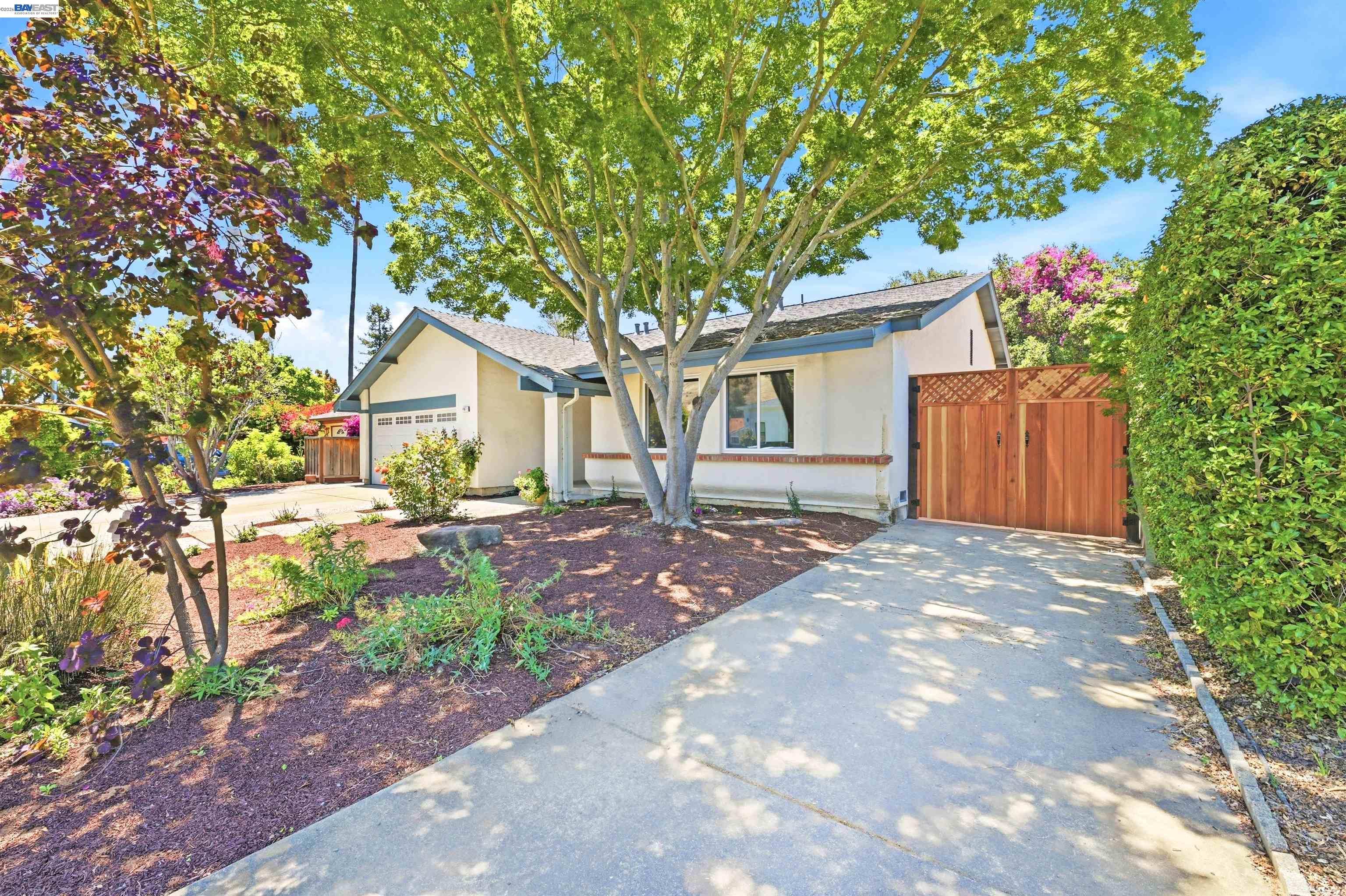 467 Lowell Pl