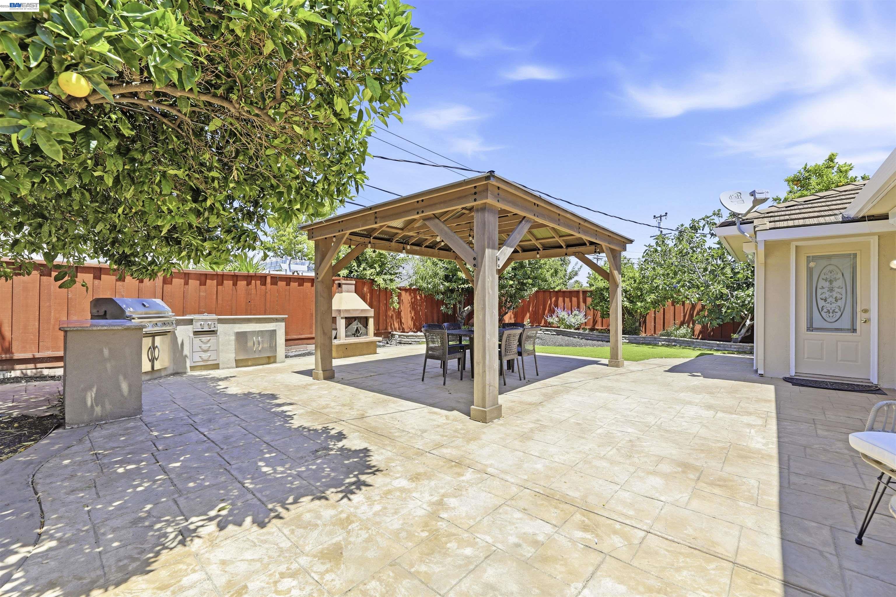 5157 Eggers Dr