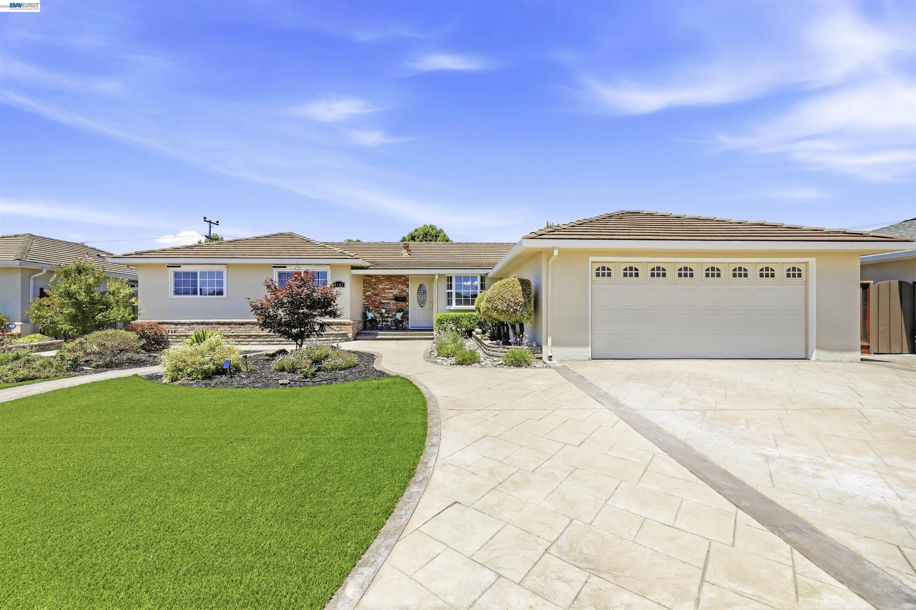5157 Eggers Dr