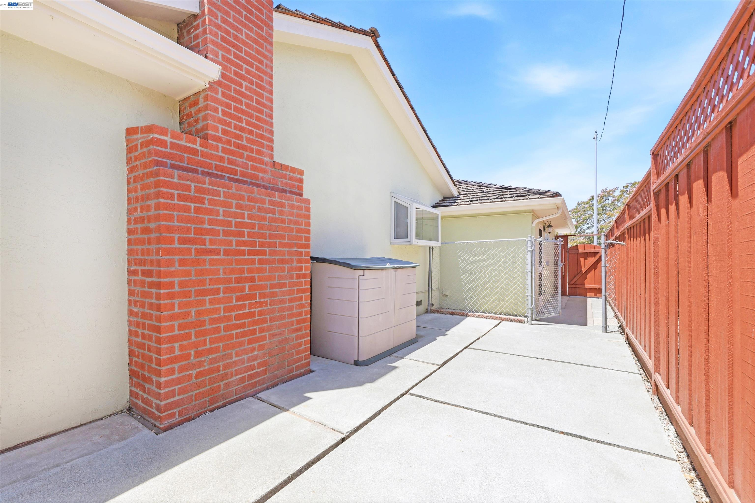 5346 Brophy Dr