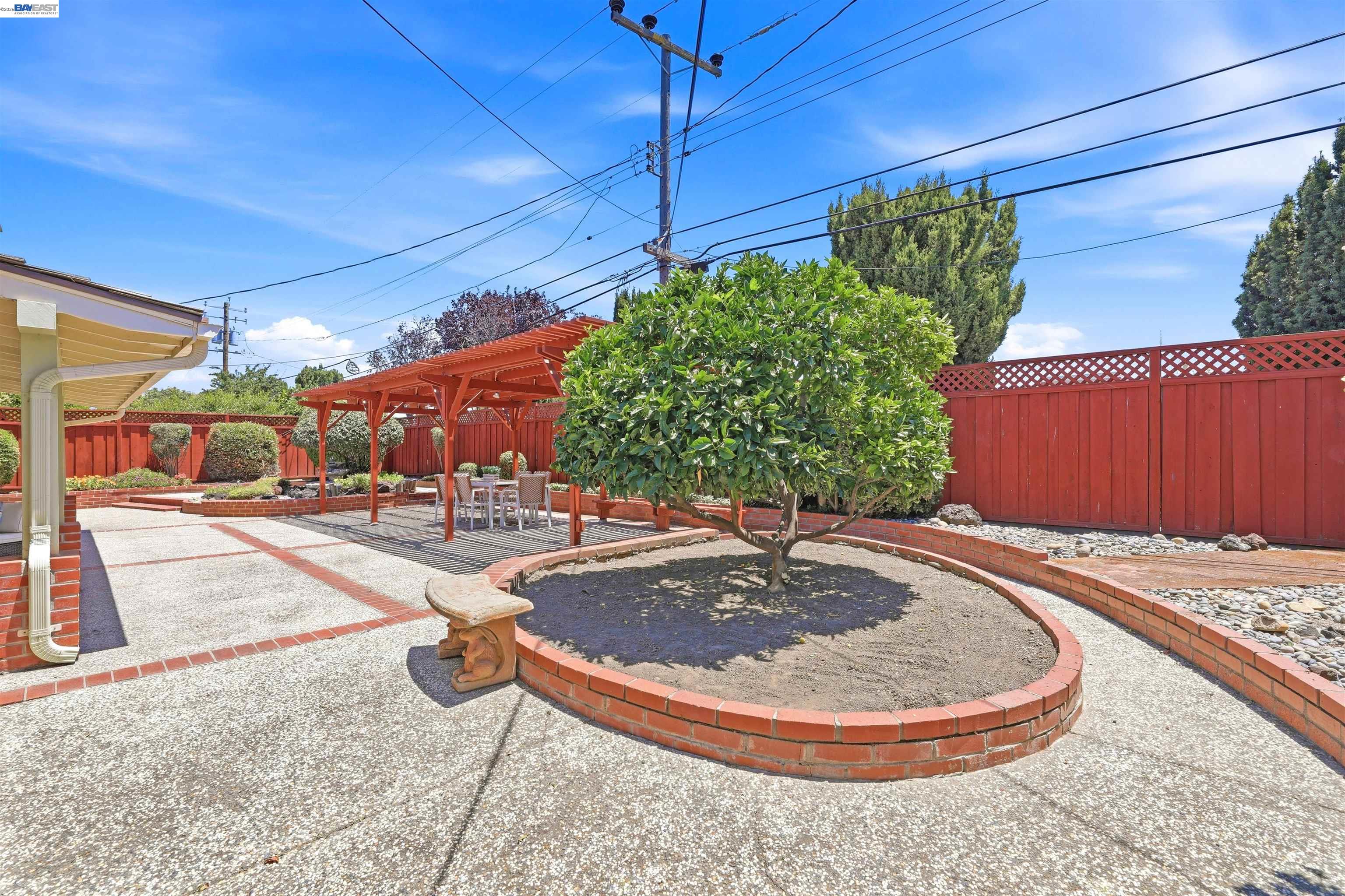 5346 Brophy Dr