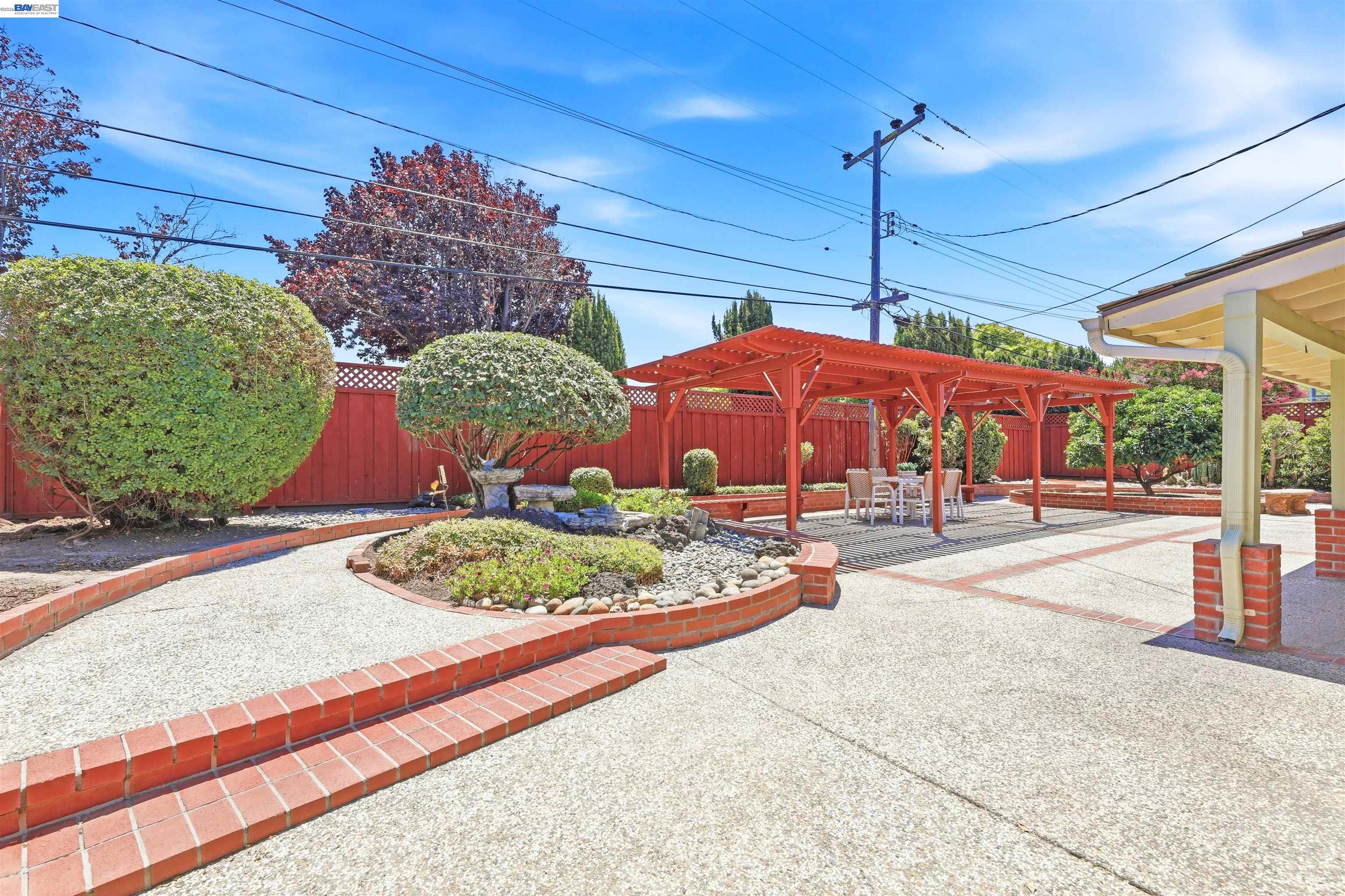 5346 Brophy Dr