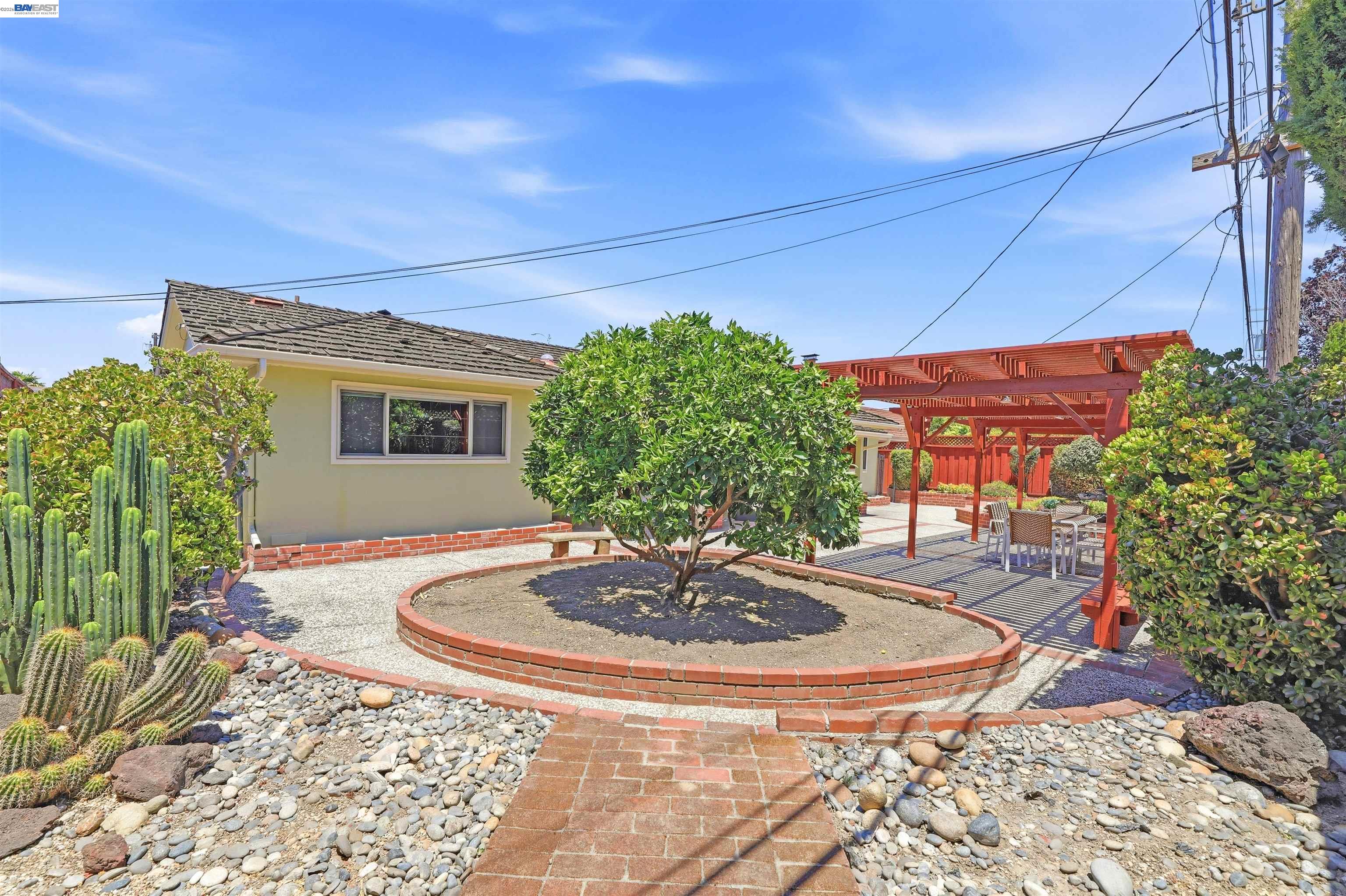 5346 Brophy Dr