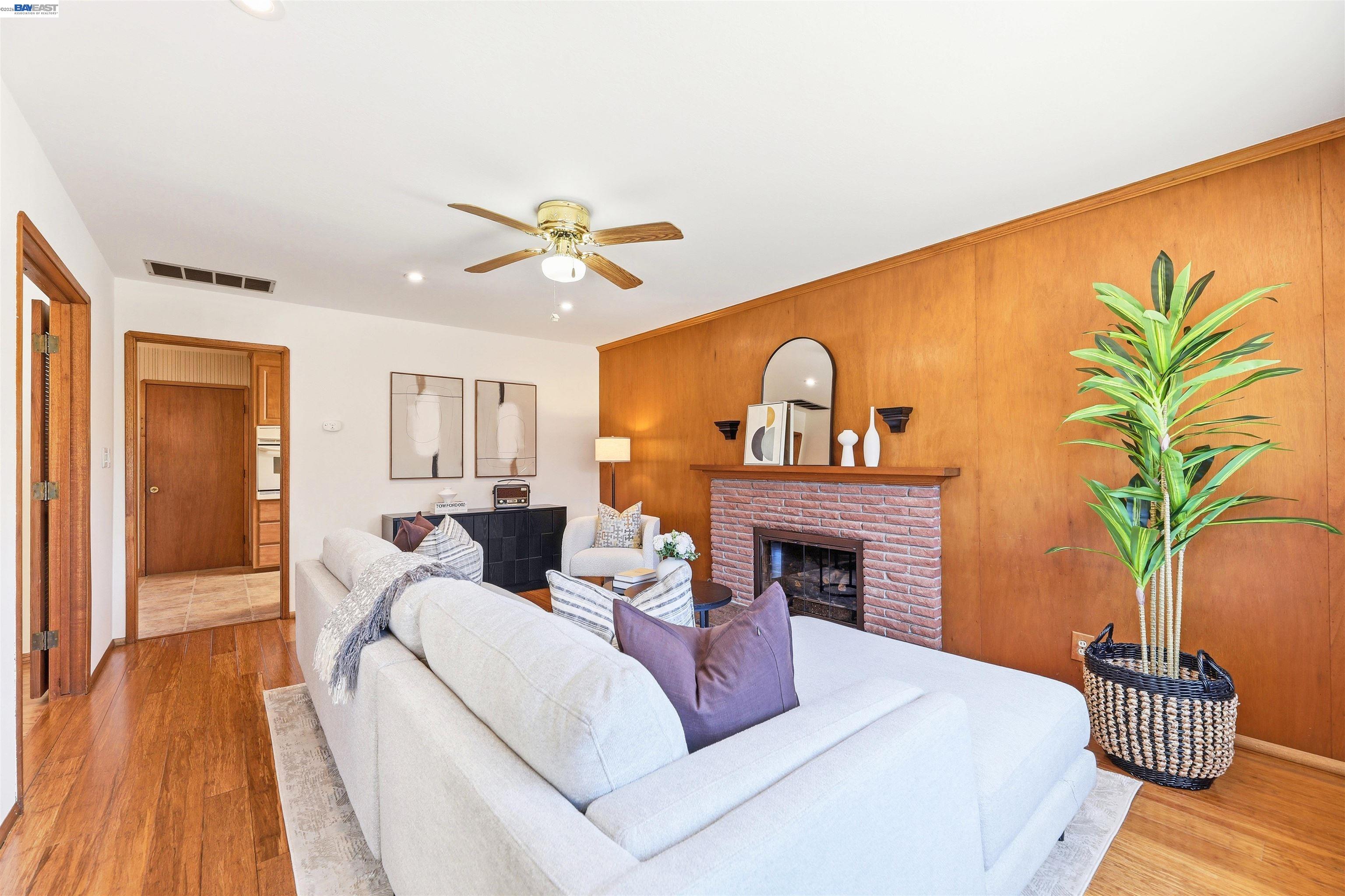 5346 Brophy Dr