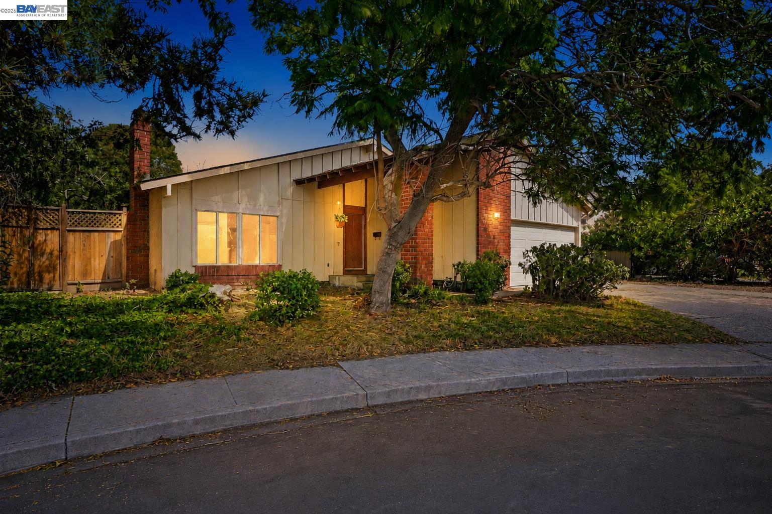 35278 Cornwall Pl