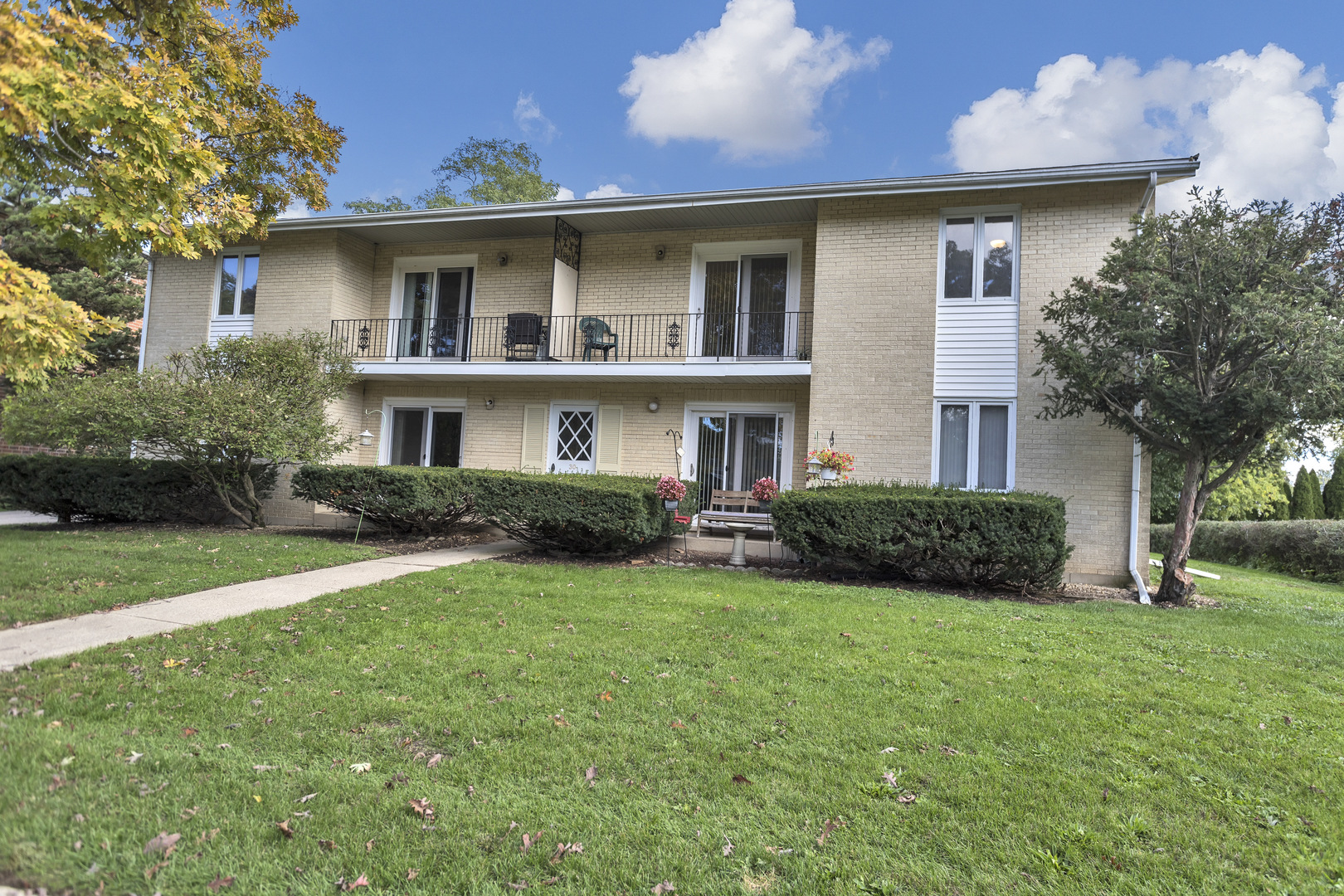 31 Green Oaks Drive Unit: B