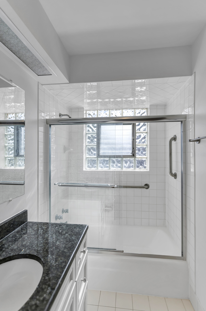 31 Green Oaks Drive Unit: B