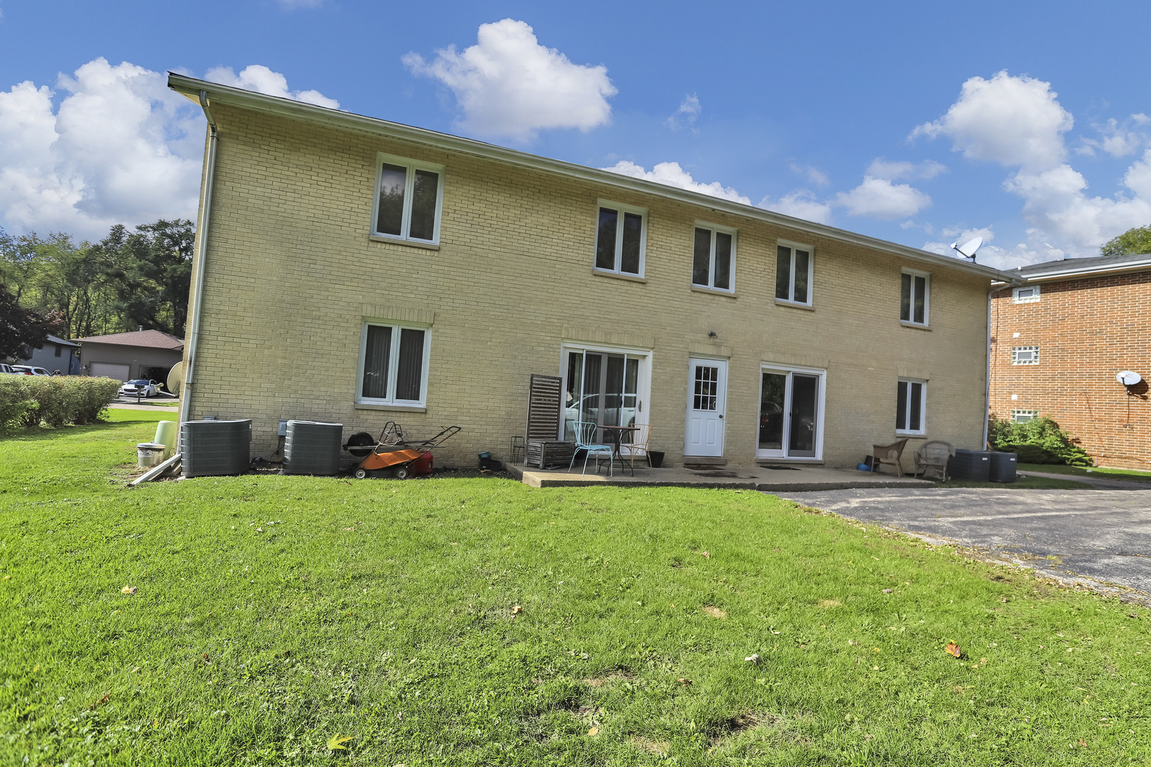 31 Green Oaks Drive Unit: B