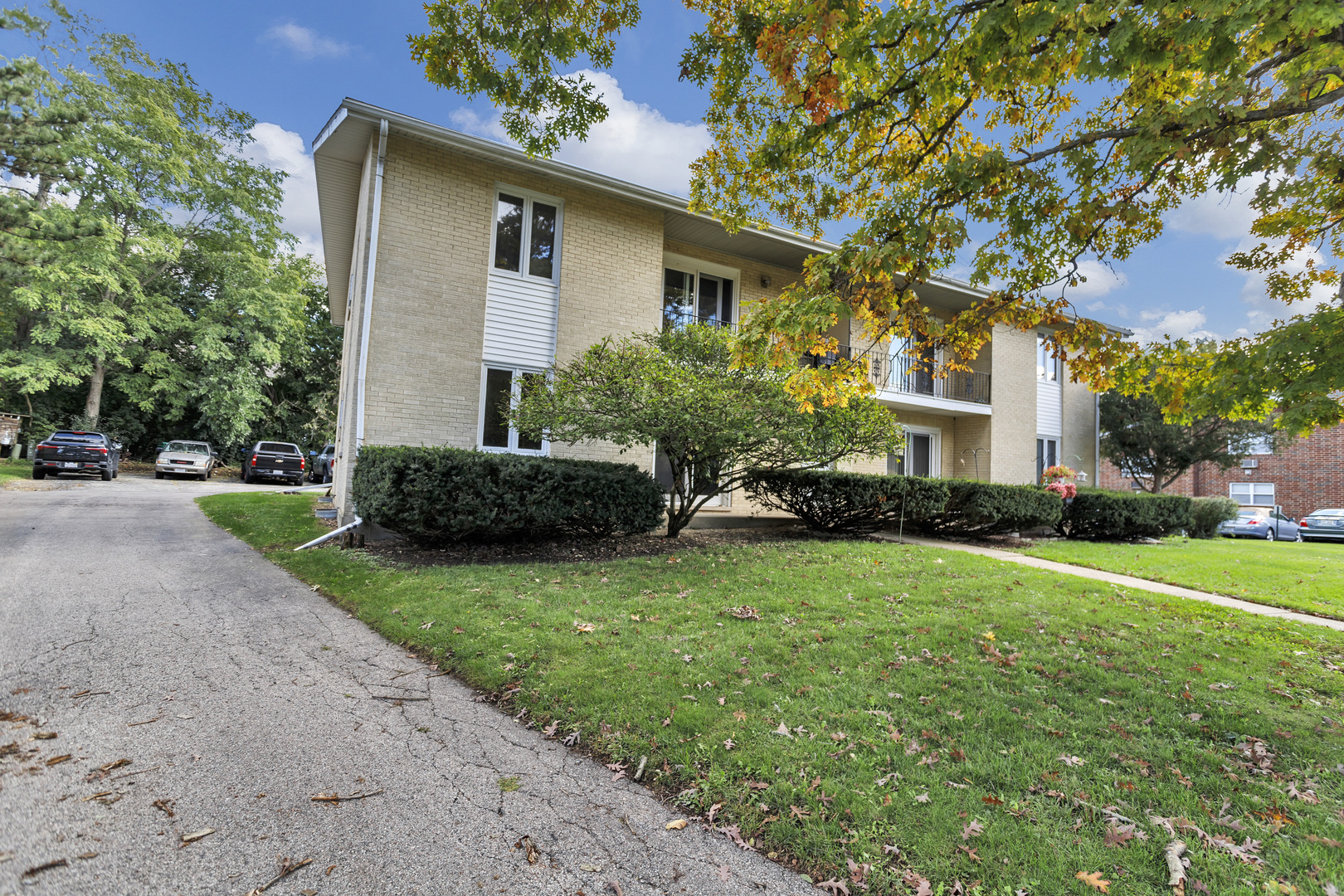 31 Green Oaks Drive Unit: B