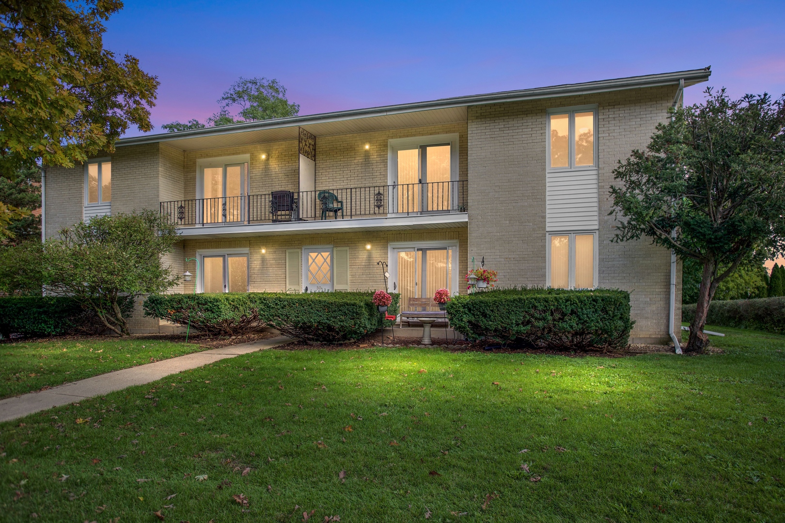 31 Green Oaks Drive Unit: B