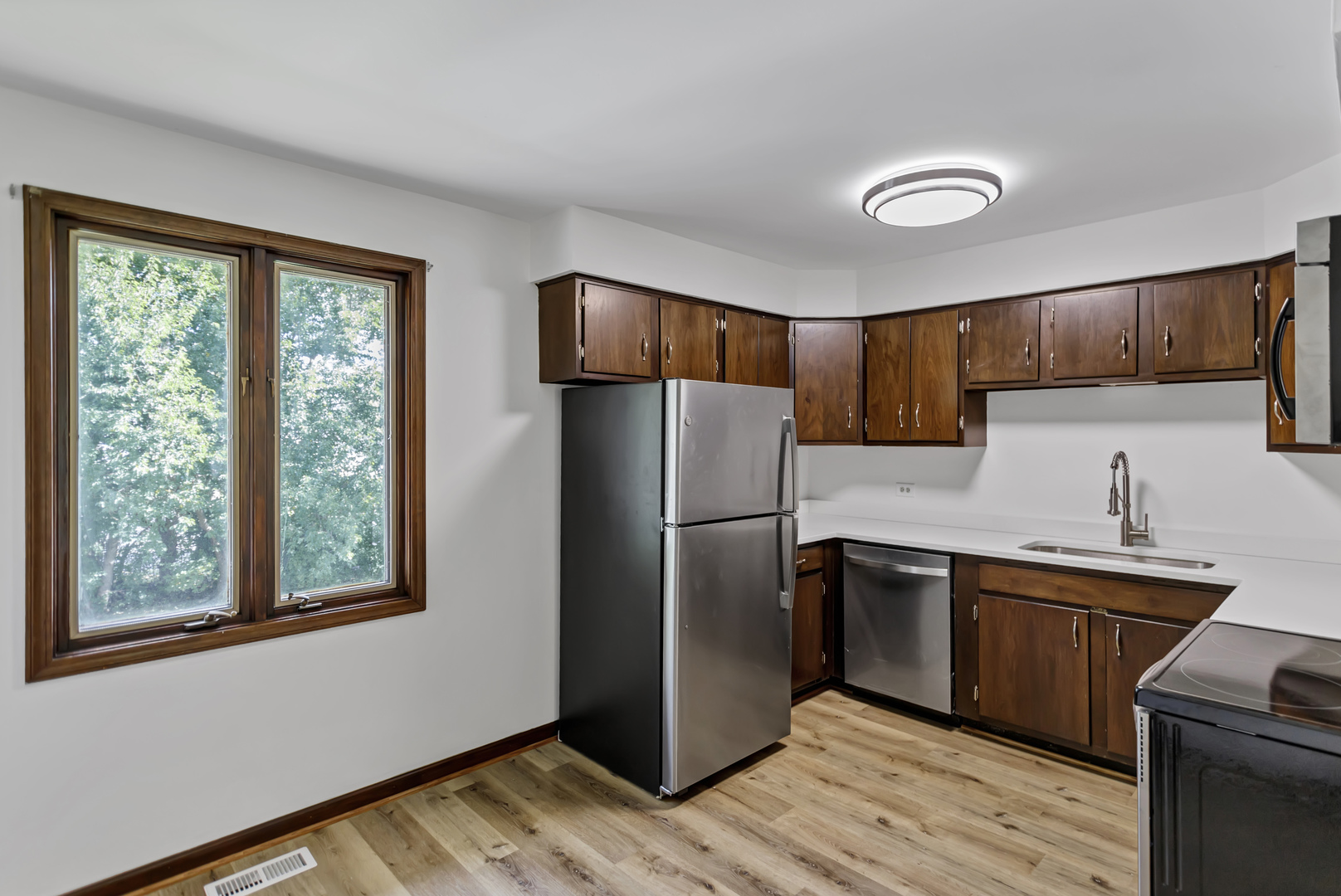 31 Green Oaks Drive Unit: B