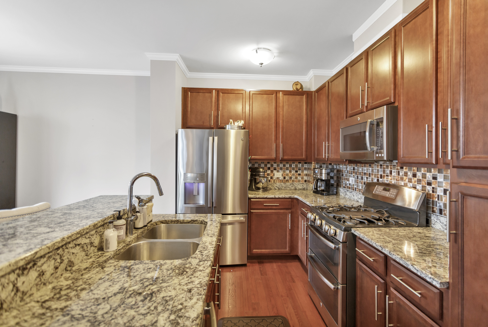 28 E Moseley Road