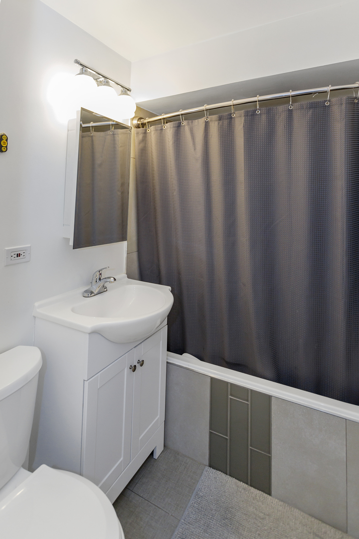 10113 Hartford Court Unit: 1B