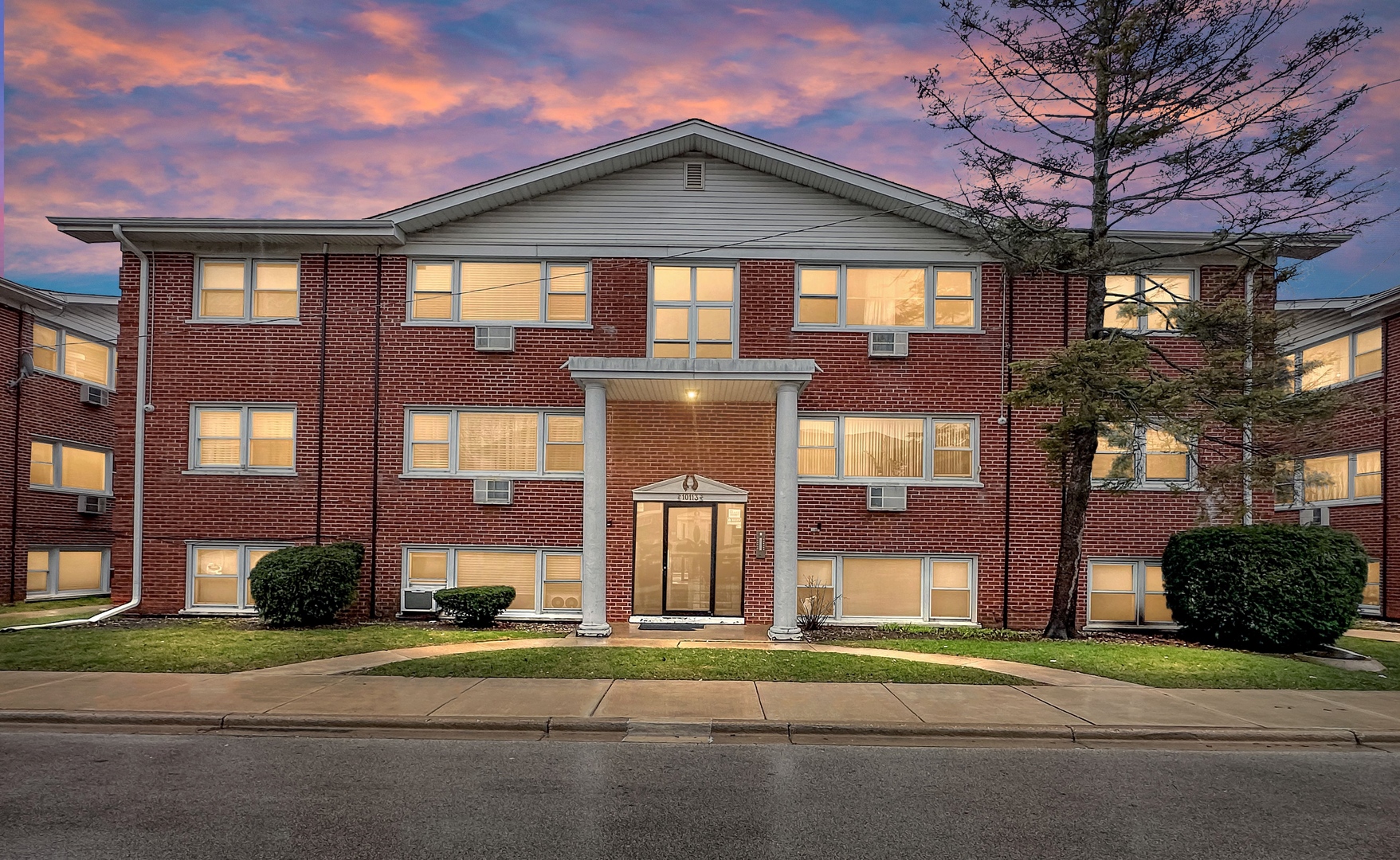 10113 Hartford Court Unit: 1B