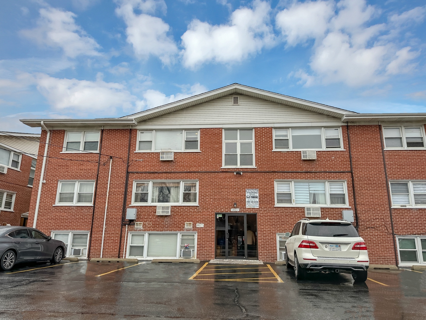 10113 Hartford Court Unit: 1B