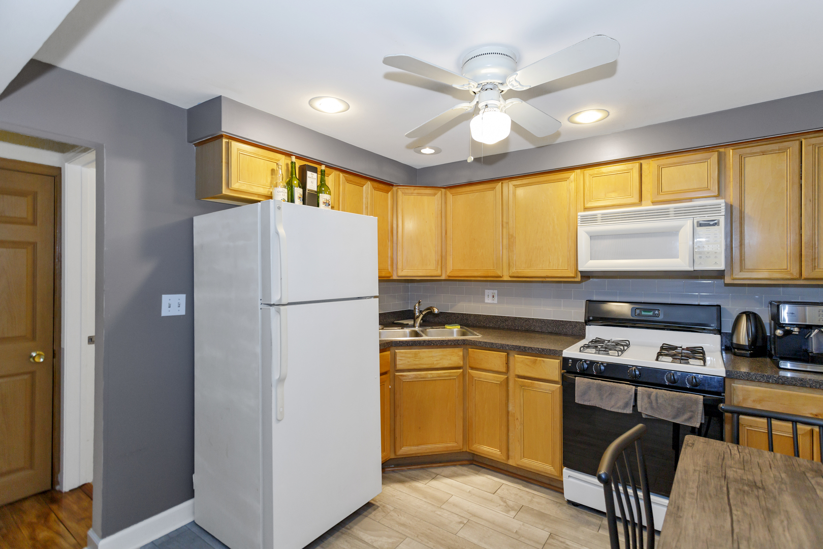 10113 Hartford Court Unit: 1B