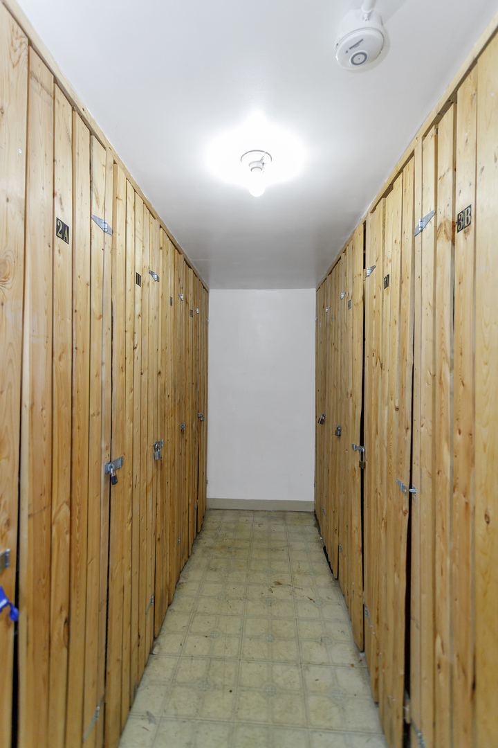 10113 Hartford Court Unit: 1B