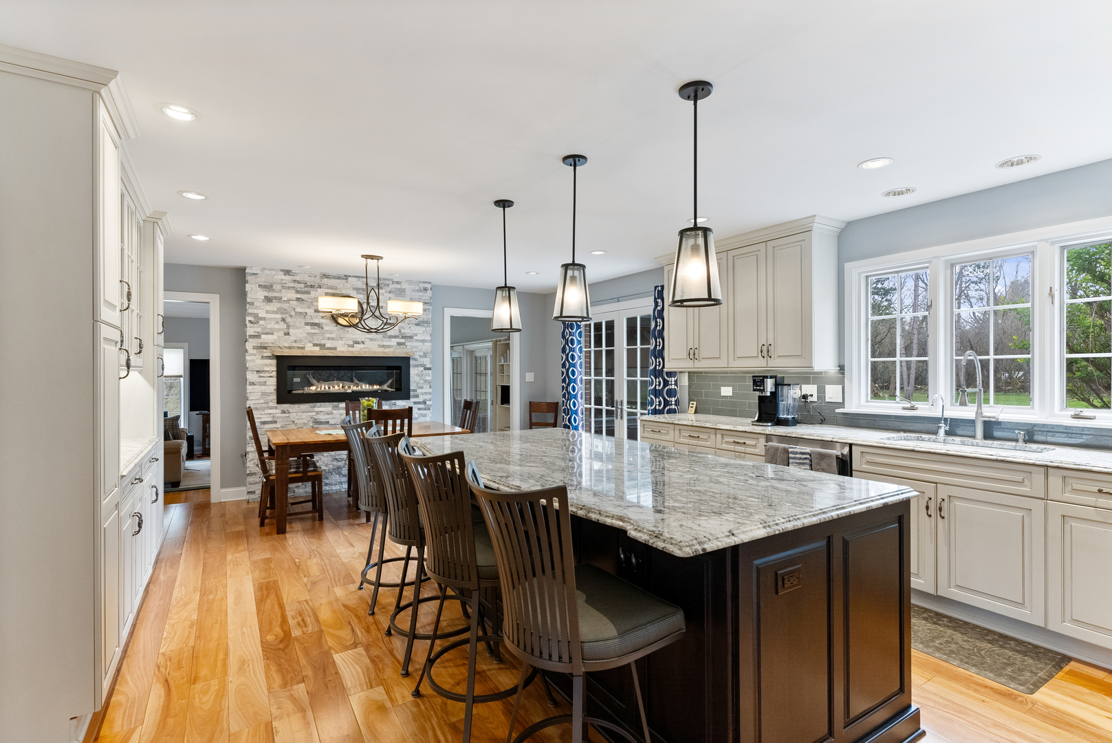 6 Stone Ridge Drive