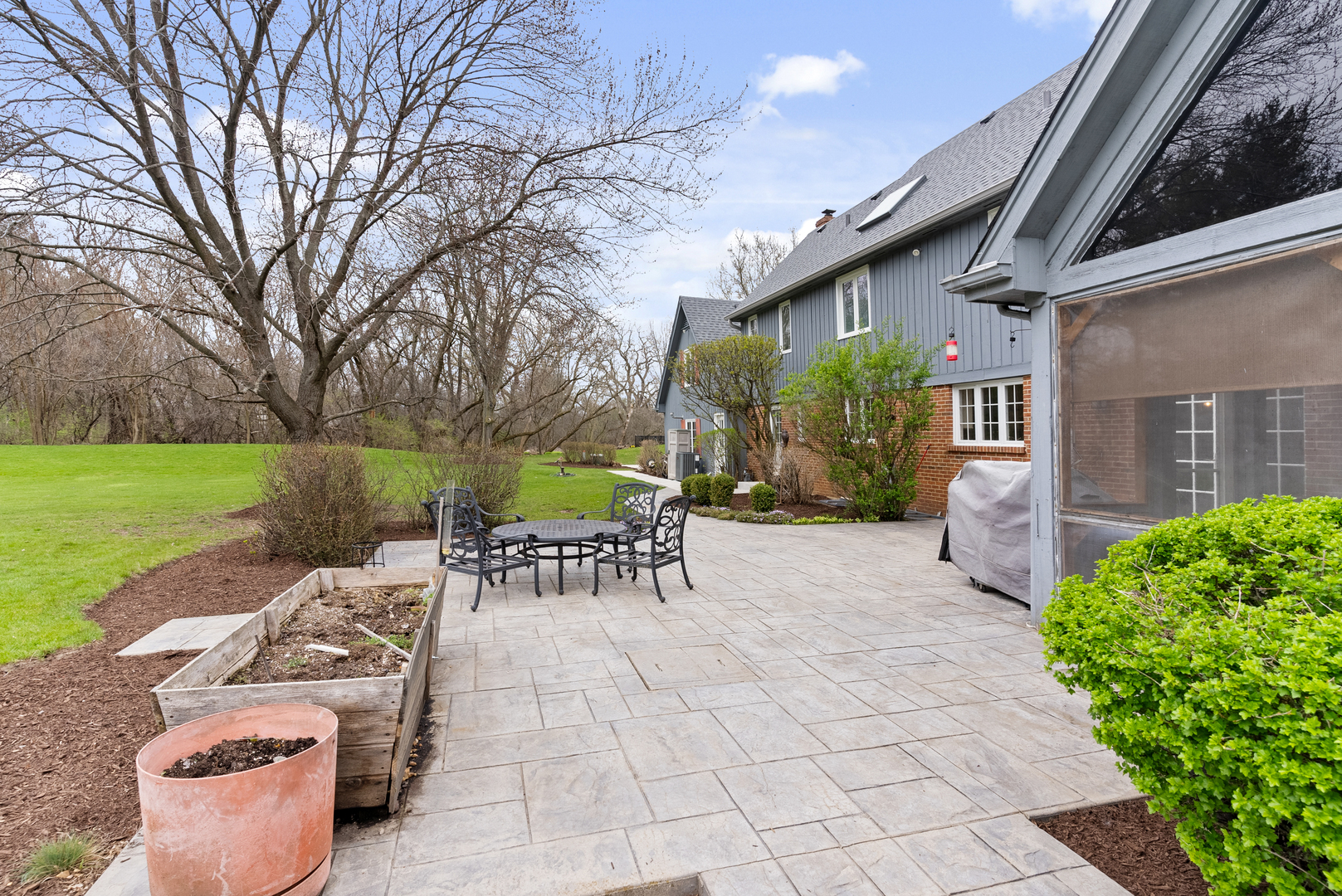6 Stone Ridge Drive