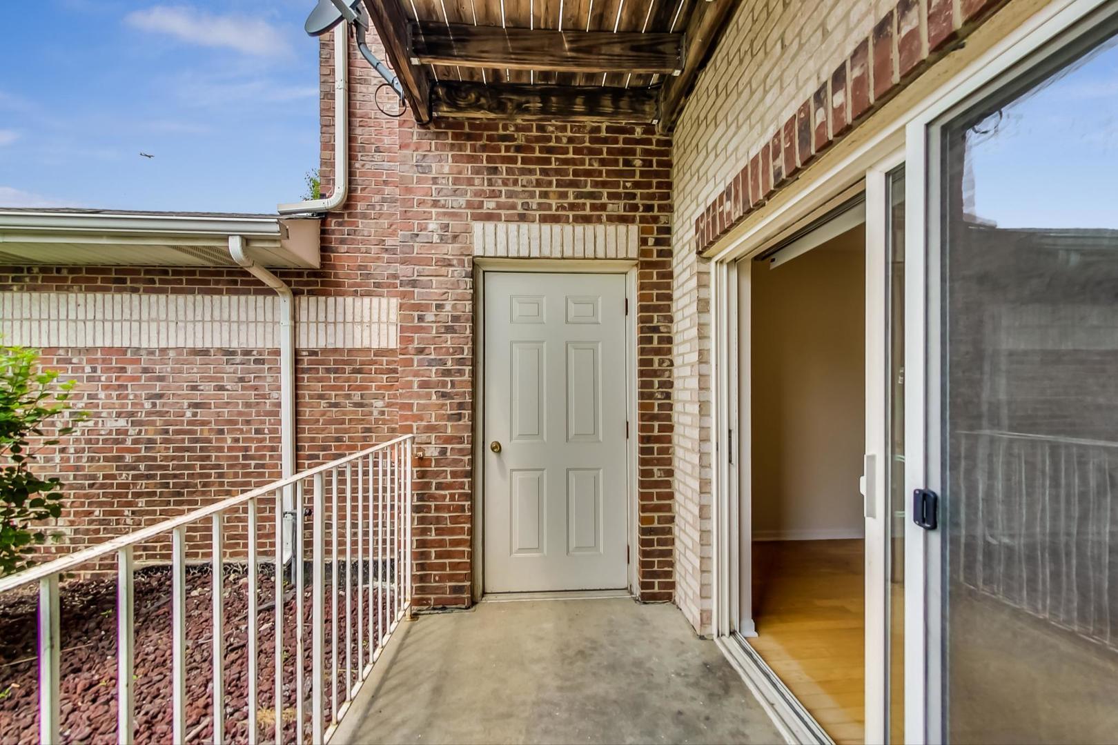 881 N Swift Road Unit: 102