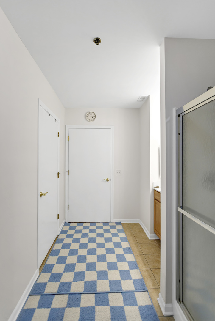 881 N Swift Road Unit: 102