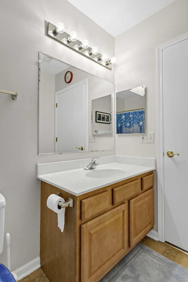 881 N Swift Road Unit: 102