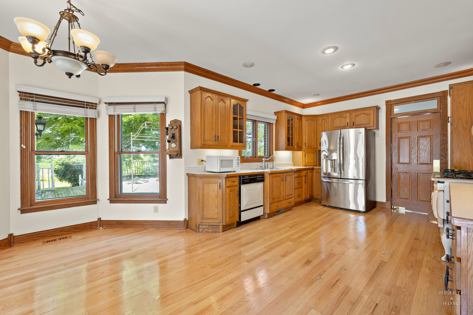 45W235 Hillview Lane