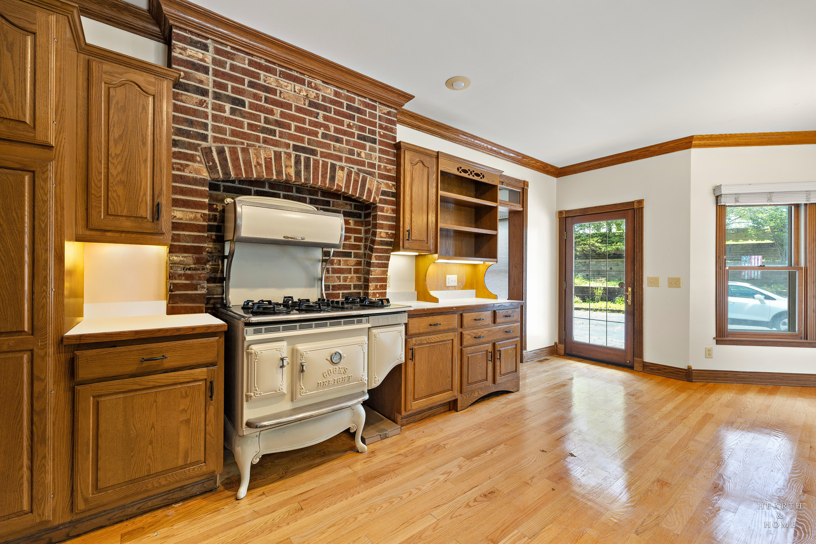 45W235 Hillview Lane