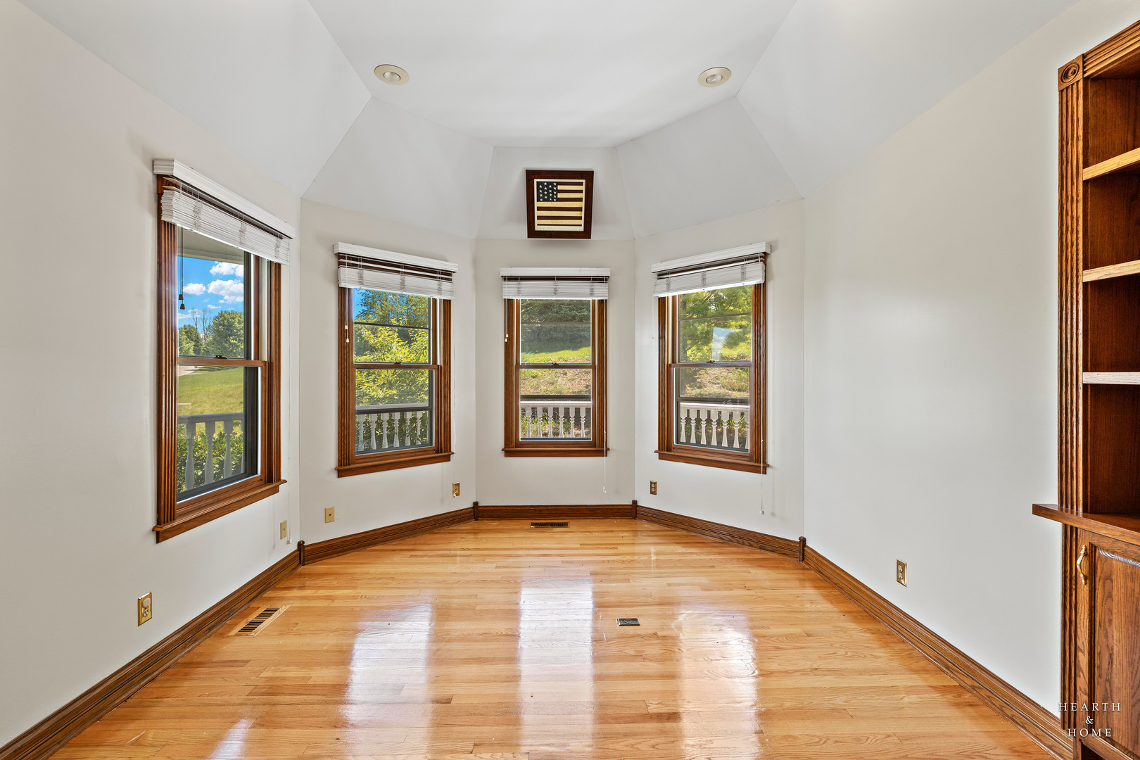 45W235 Hillview Lane