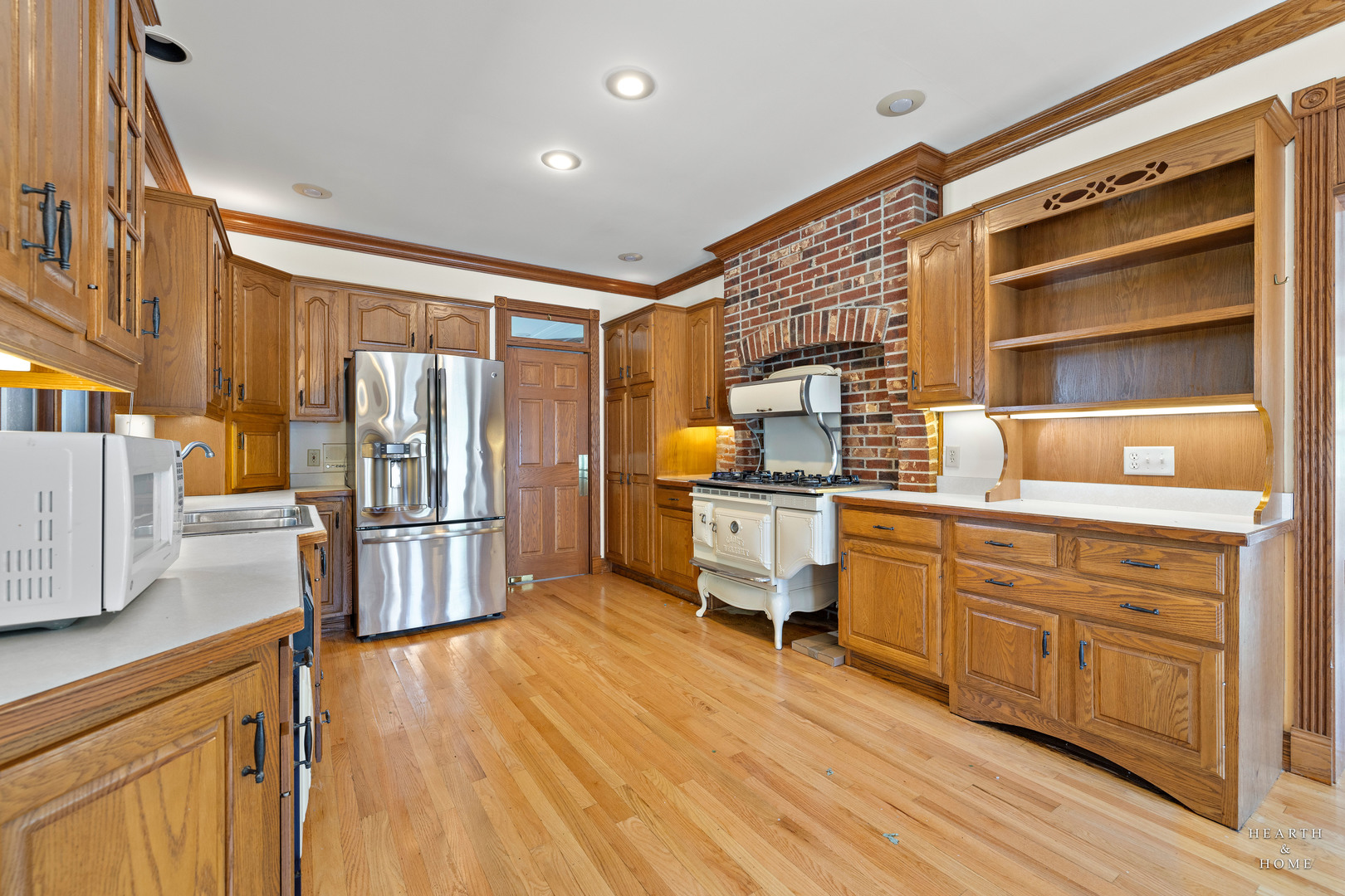 45W235 Hillview Lane