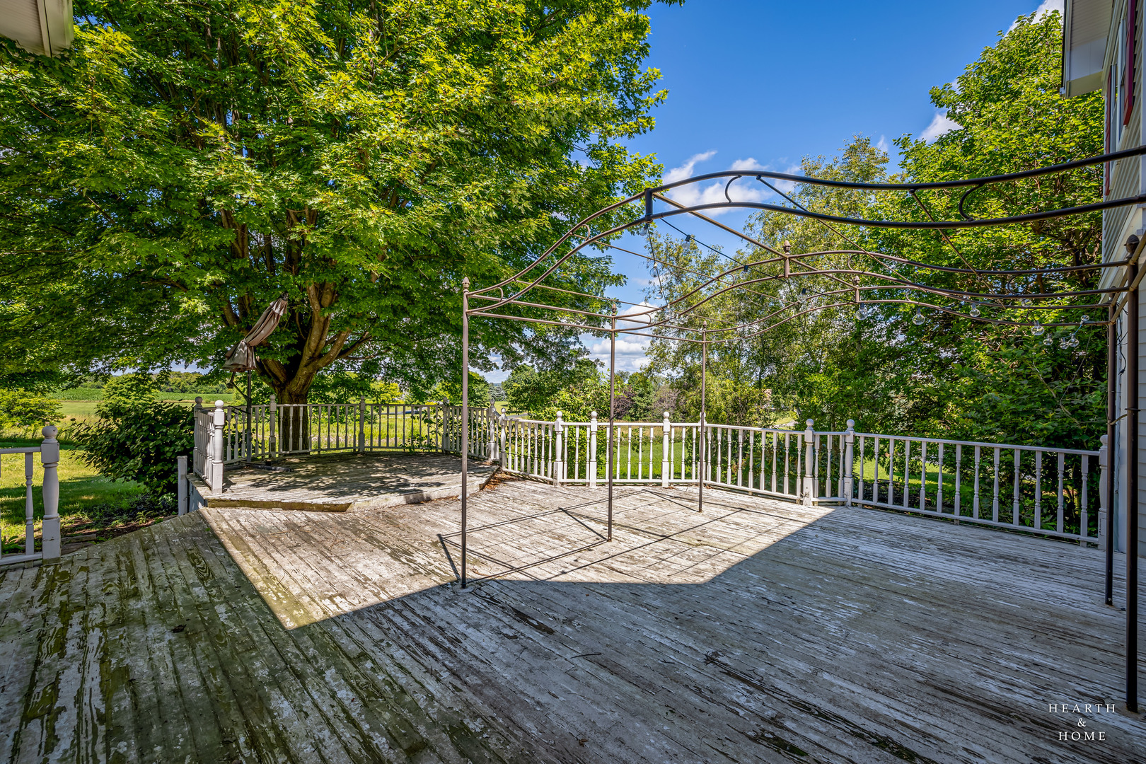 45W235 Hillview Lane