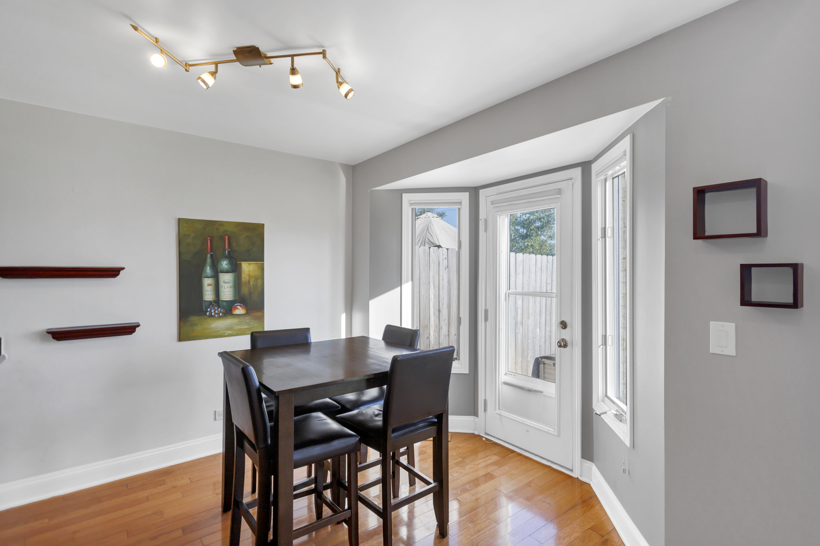 437 S Wenbriar Square